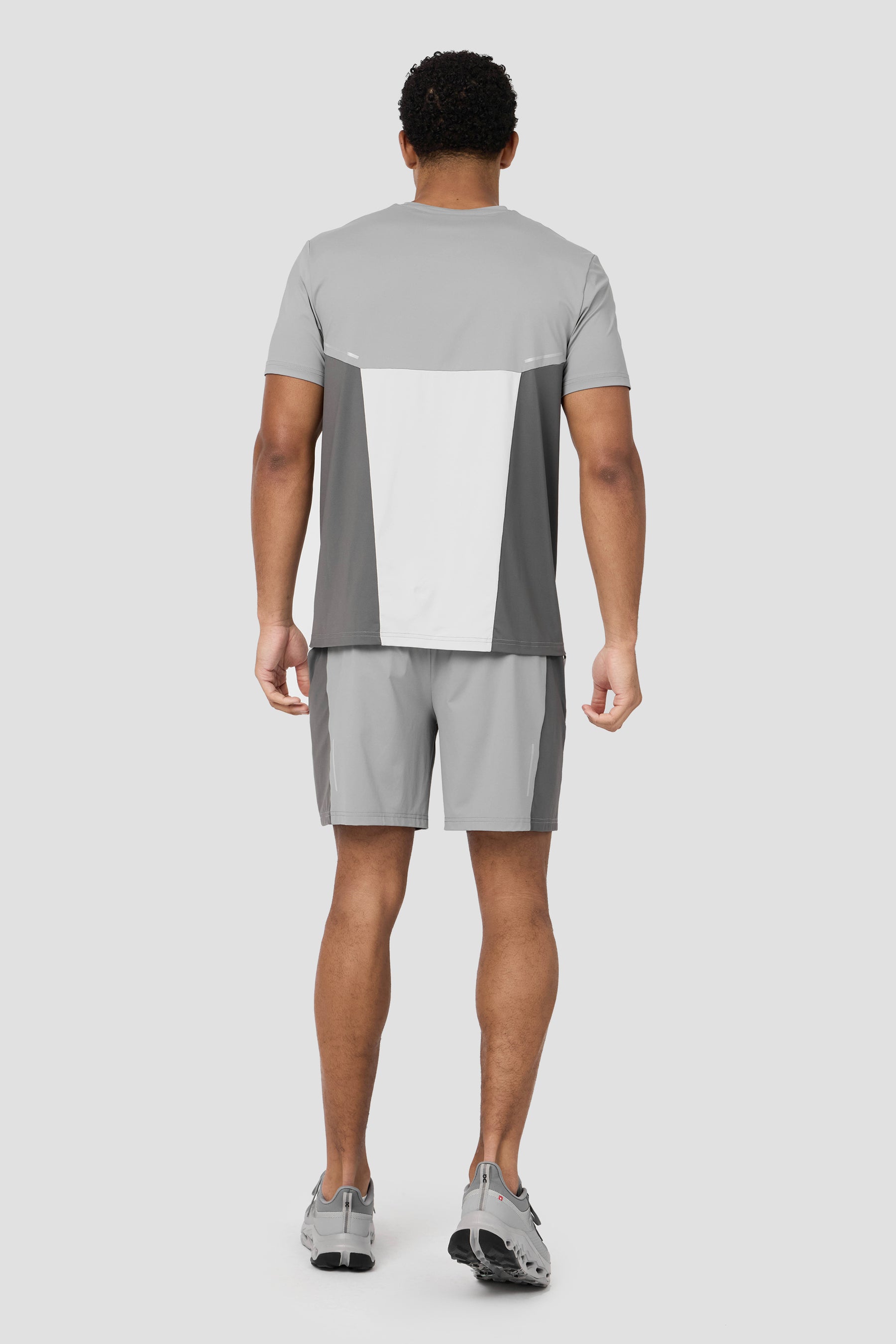 Strive Short - Platinum Grey/Cement Grey/Light Smoke Grey