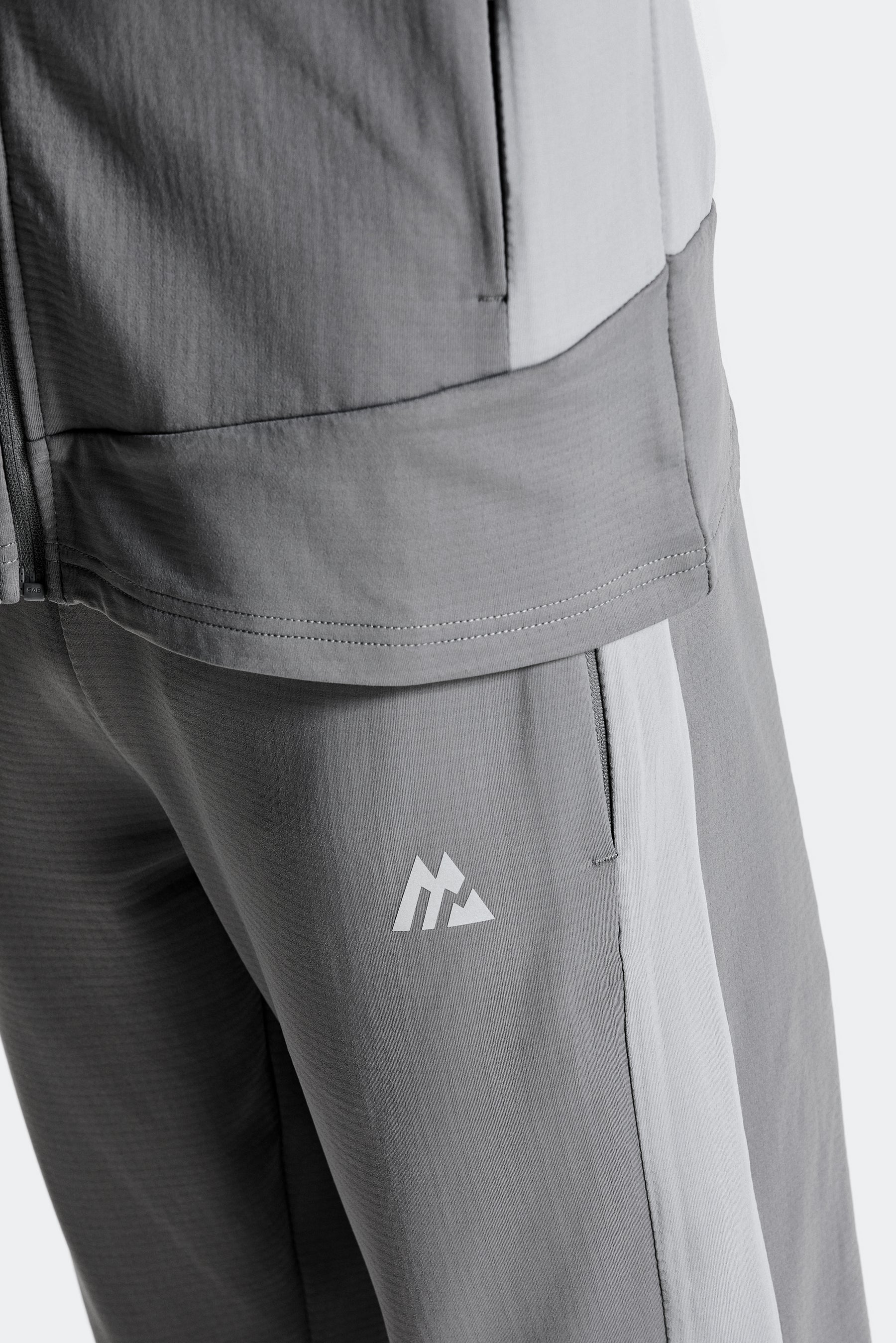 Carbon Jogger - Cement Grey/Platinum Grey