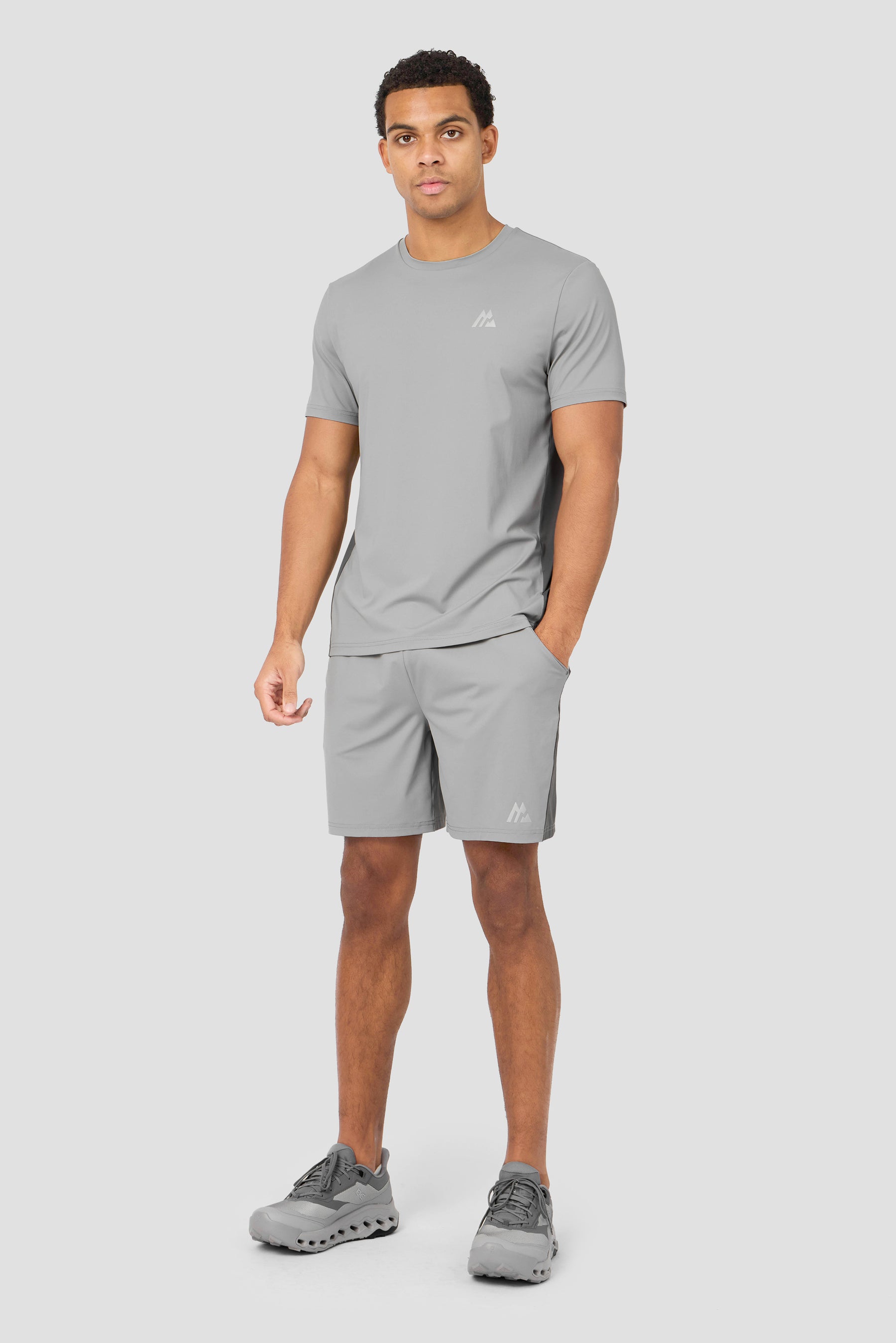 Strive Short - Platinum Grey/Cement Grey/Light Smoke Grey