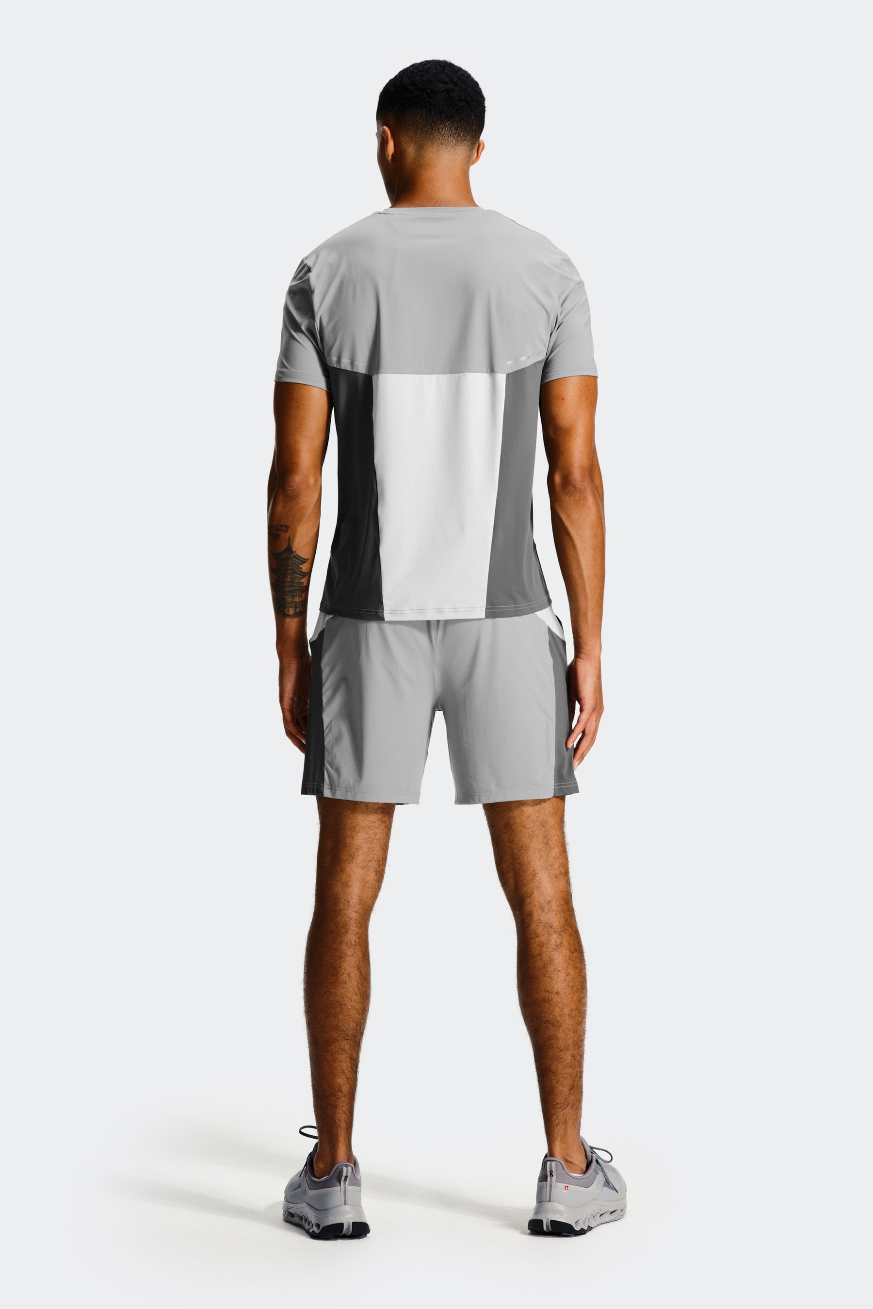 Strive Short - Platinum Grey/Cement Grey/Light Smoke Grey