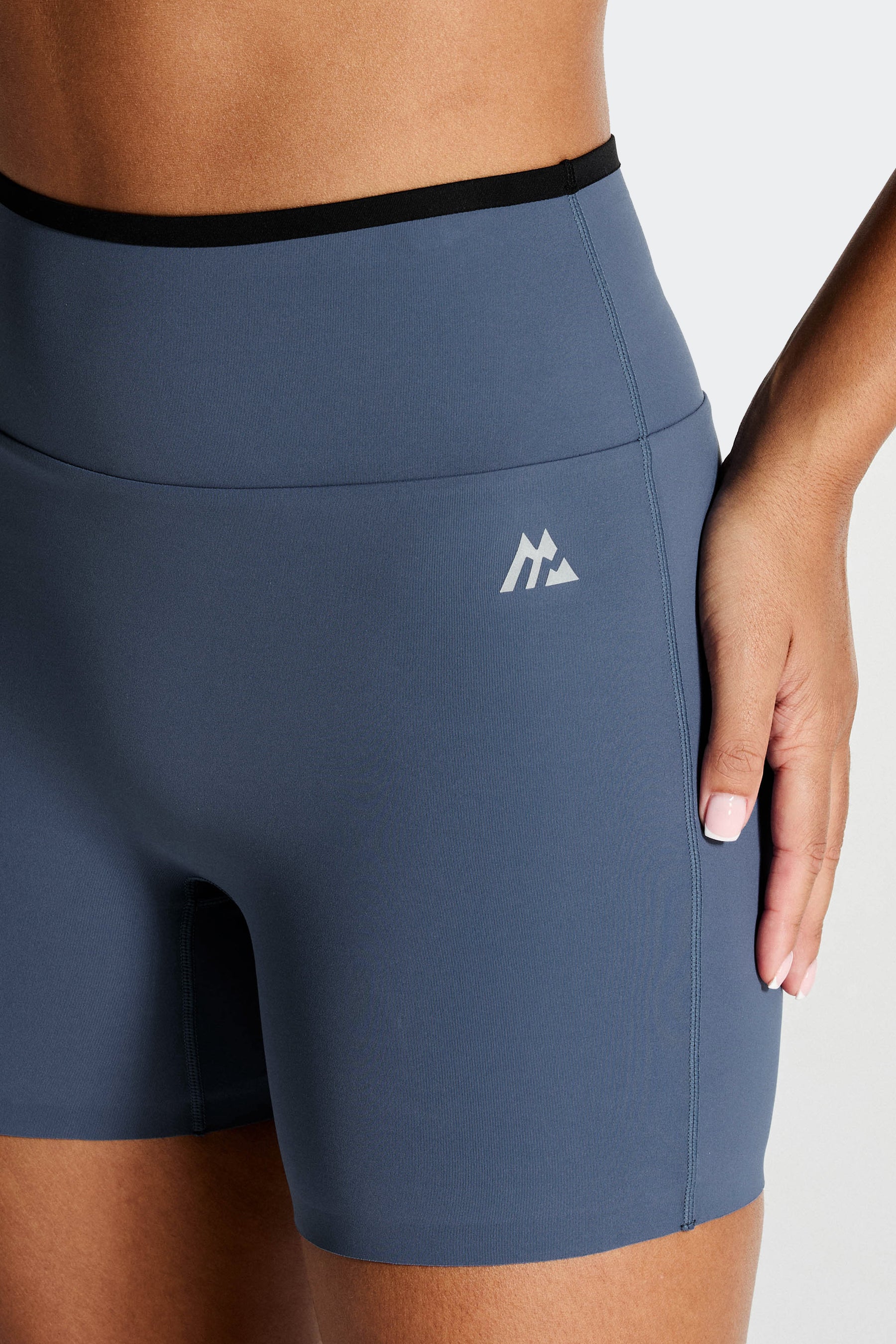 Gemini Short - Black/Greyed Indigo