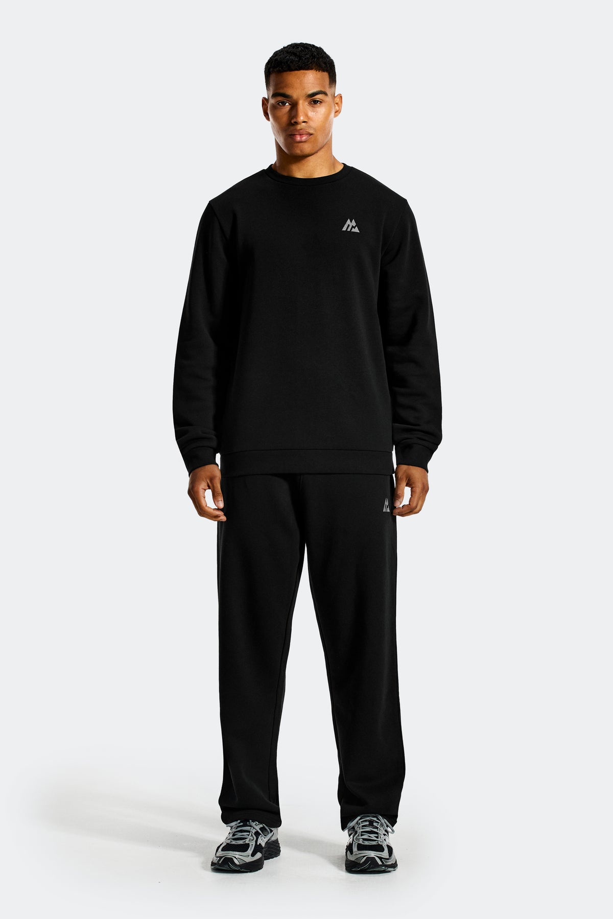 Essential Straight Leg Jogger - Black