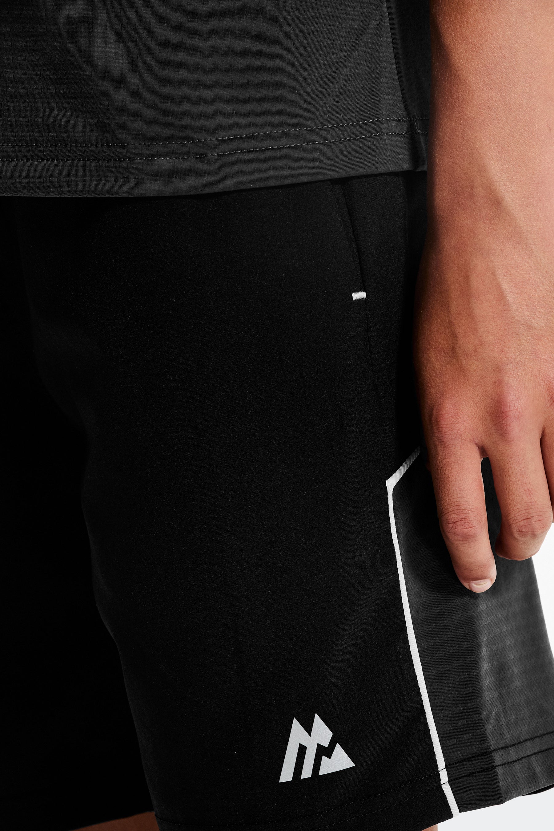 Boys Chroma Short - Black/Asphalt/Light Smoke Grey