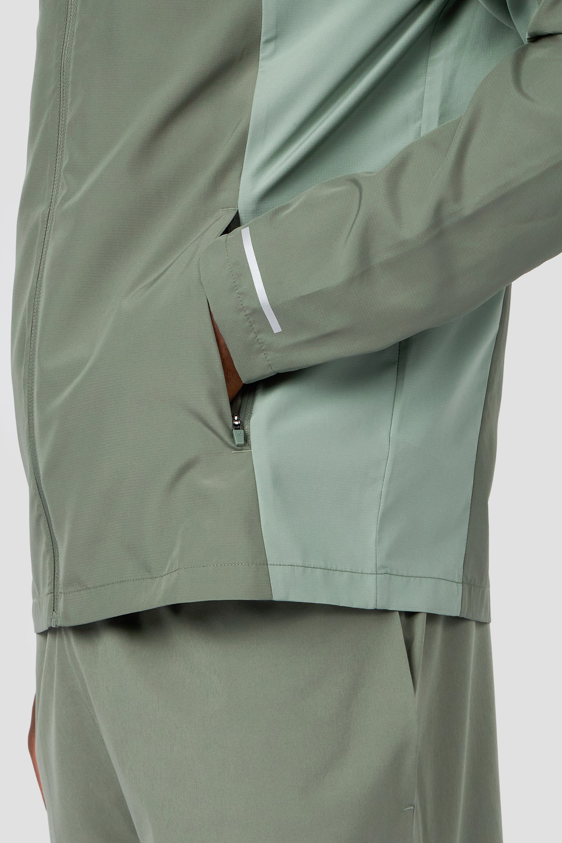 Trail Windbreaker - Green Slate/Pink