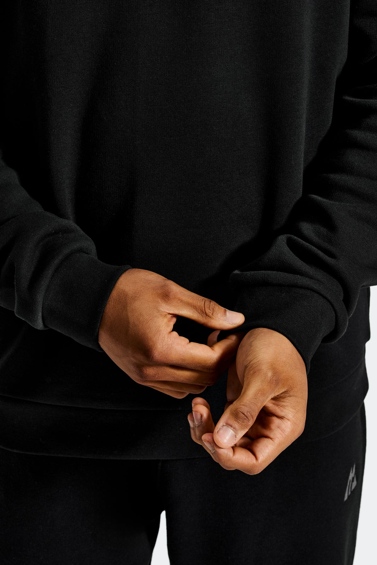Essential Crew Neck Sweater - Black