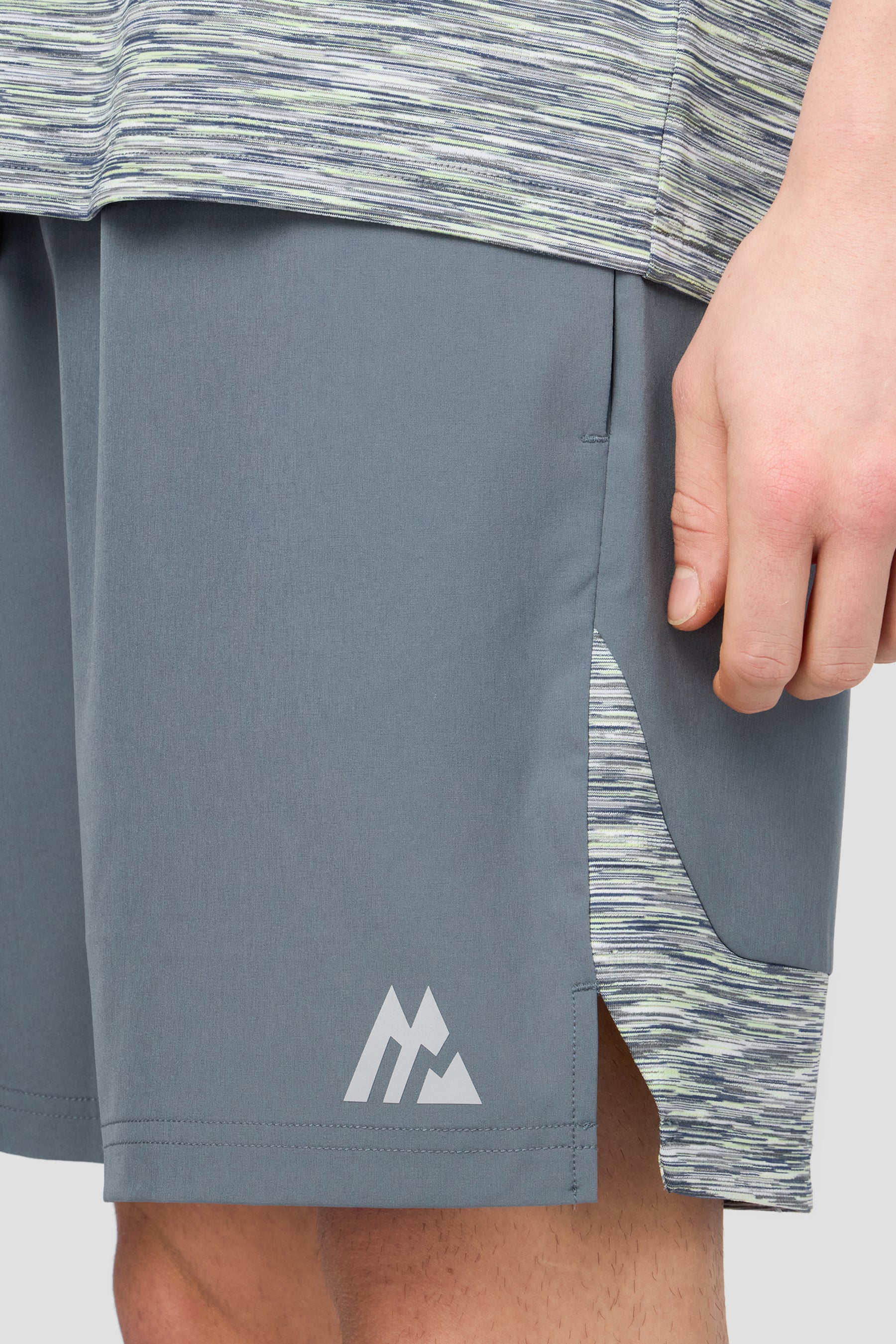 Trail Panel Short - Grey/Green/White