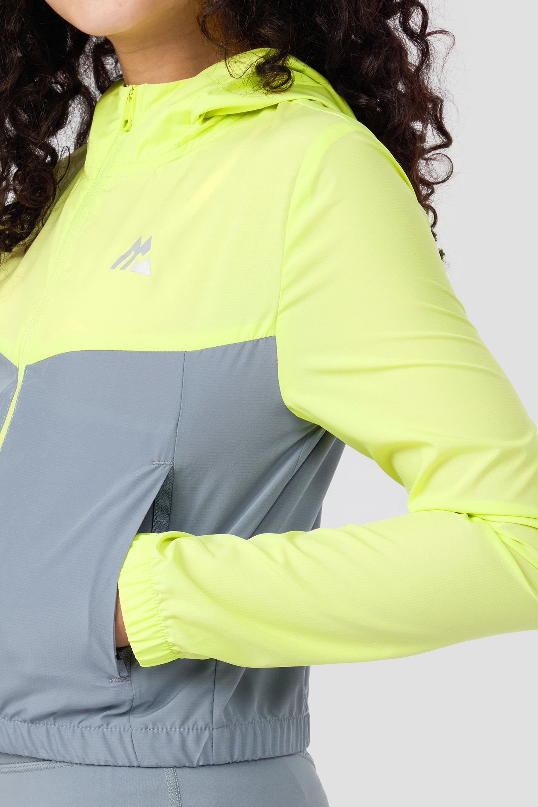 Girls Pace 2.0 Windbreaker - Citrus/Cadet Grey