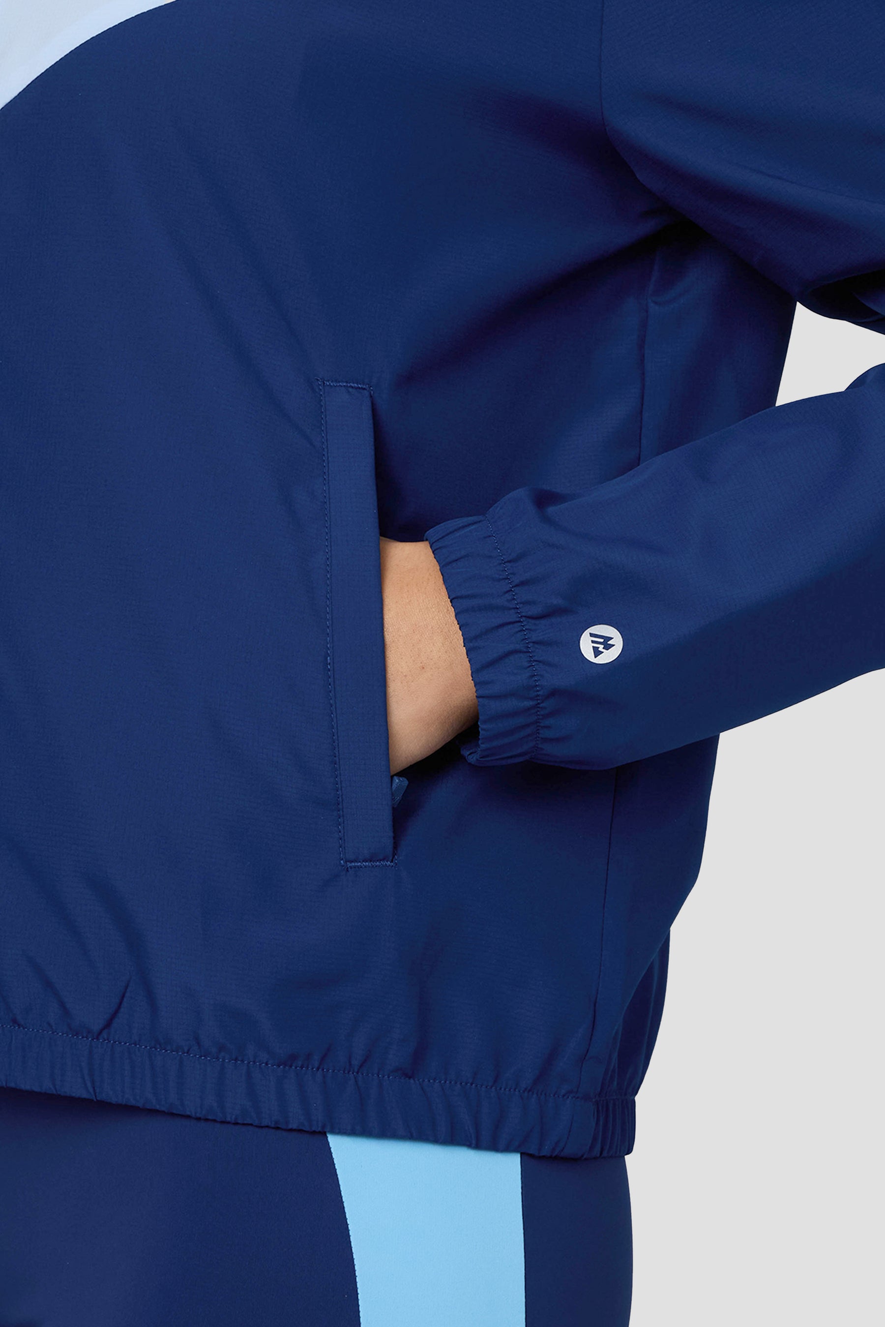 Move Windbreaker - Blissful Blue/Agency