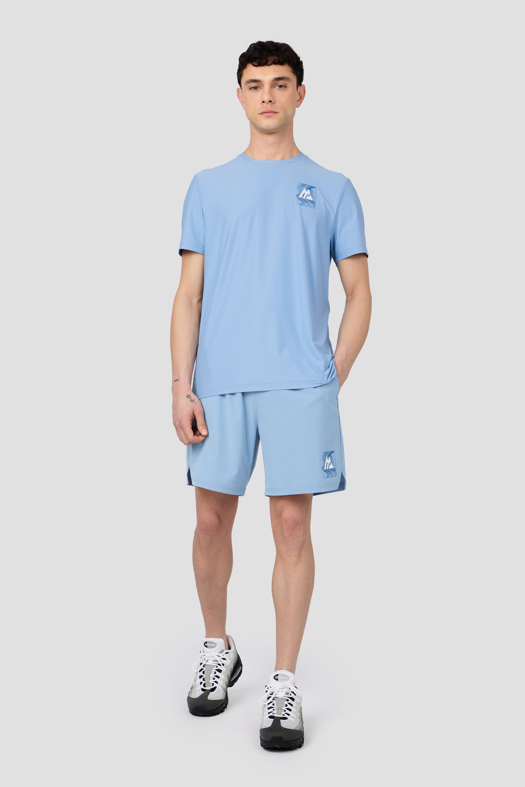 Frequency Short - Cloudy Blue/Charcoal Blue