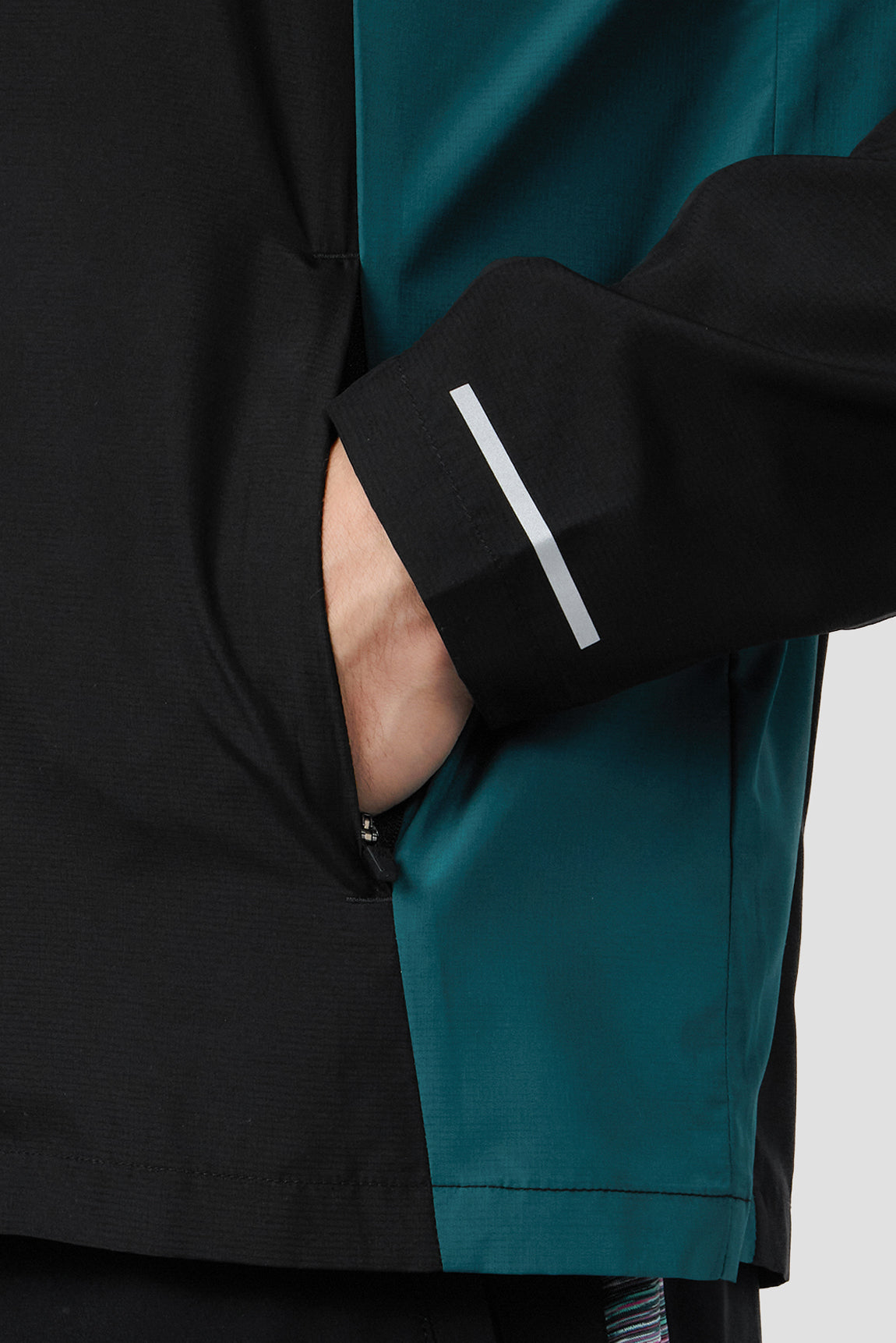 Trail Windbreaker - Black/Teal/Pink/White