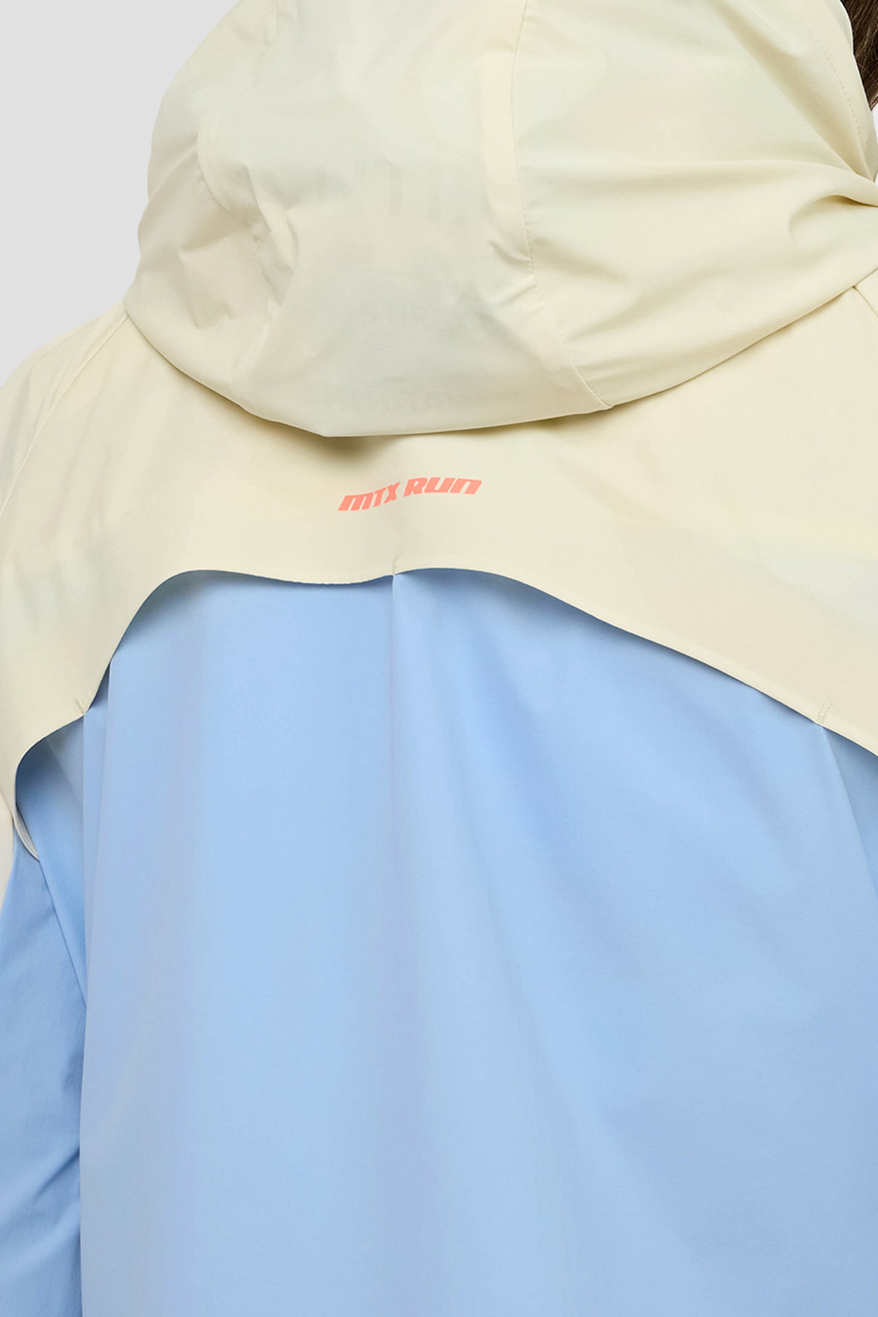 MTX Run Switch Windbreaker - Vanilla Foam/Blissful Blue