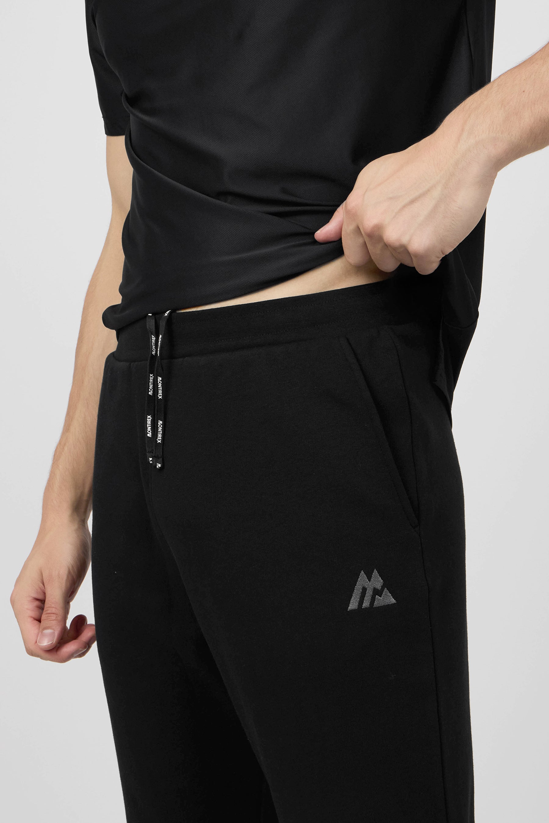 Essential Jogger - Black