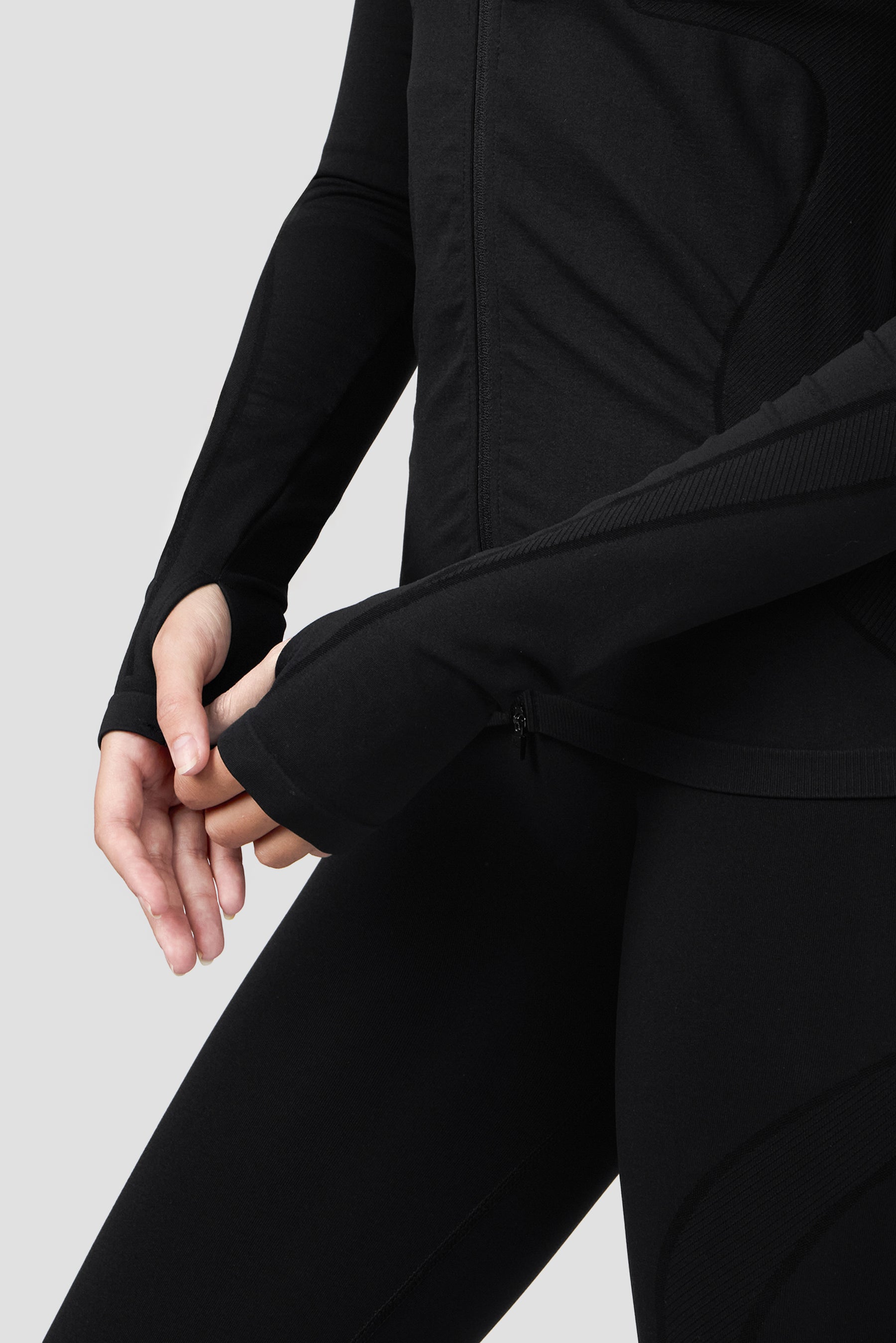 Evolve Seamless Full Zip Jacket - Black