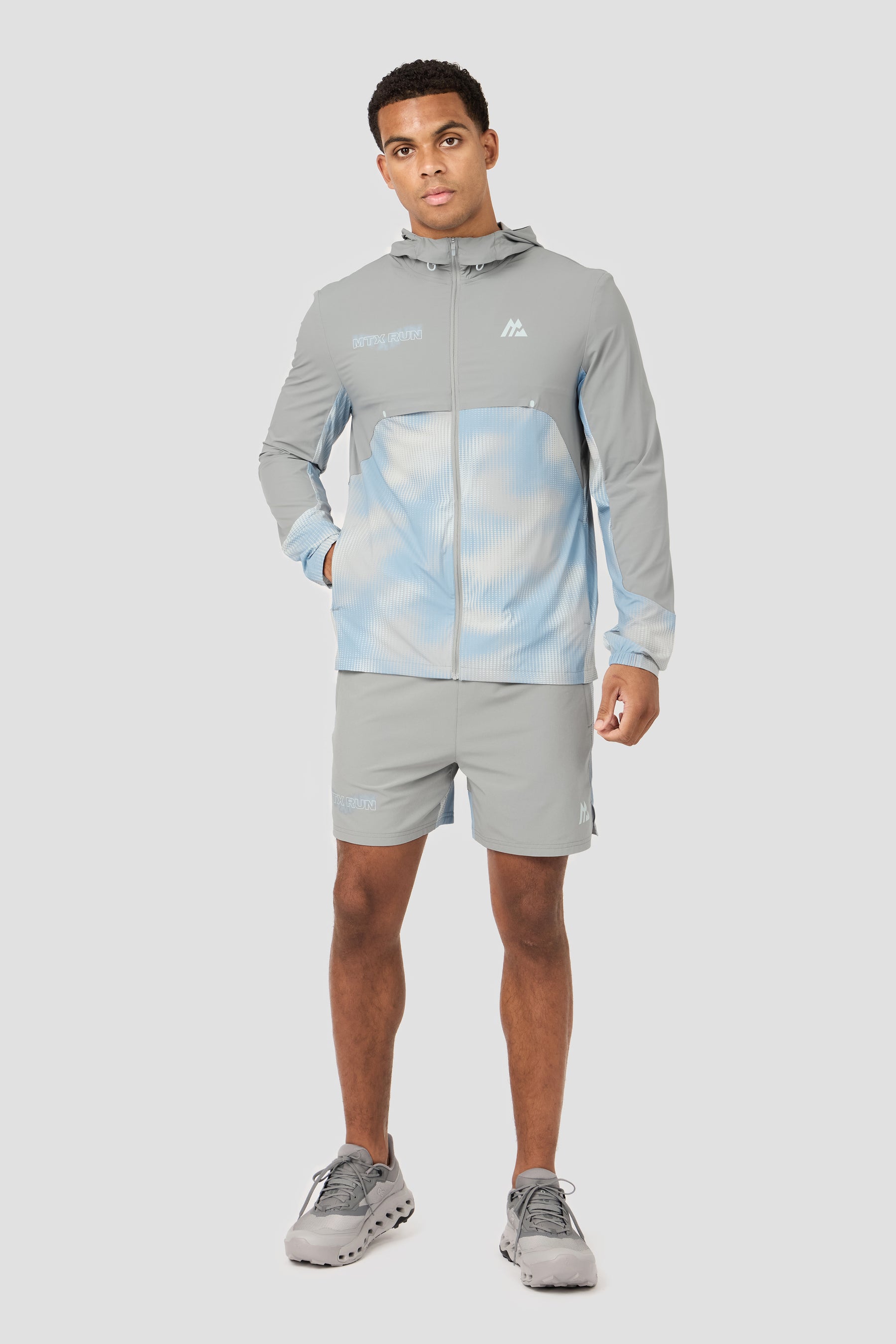 MTX Run Disperse Windbreaker - Platinum Grey