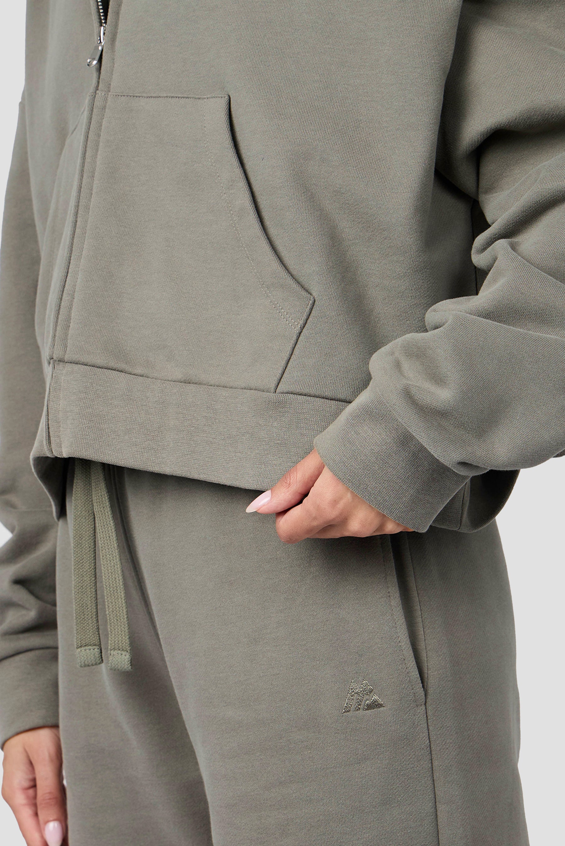 Form Full Zip Hood - Dark Olive