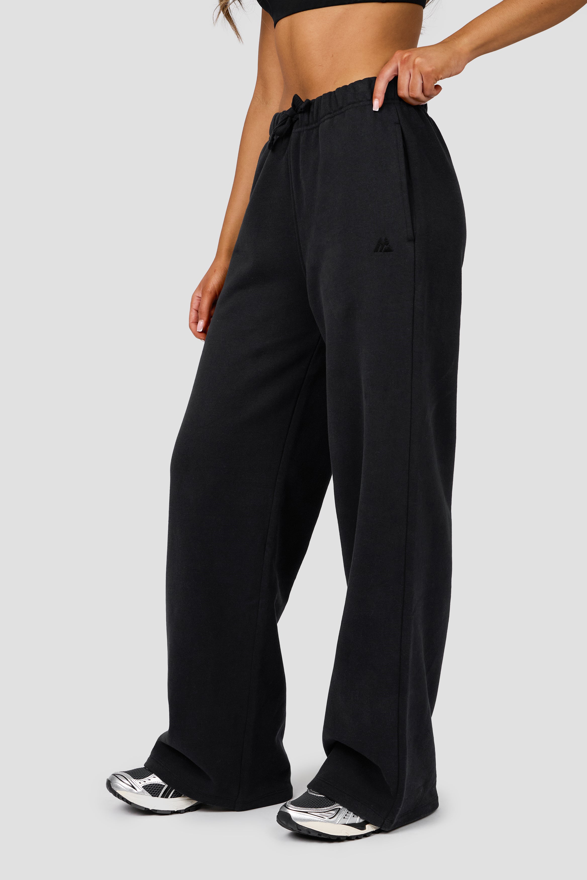 Montirex Form Wide Leg Jogger Black | Gymwear & Sportswear