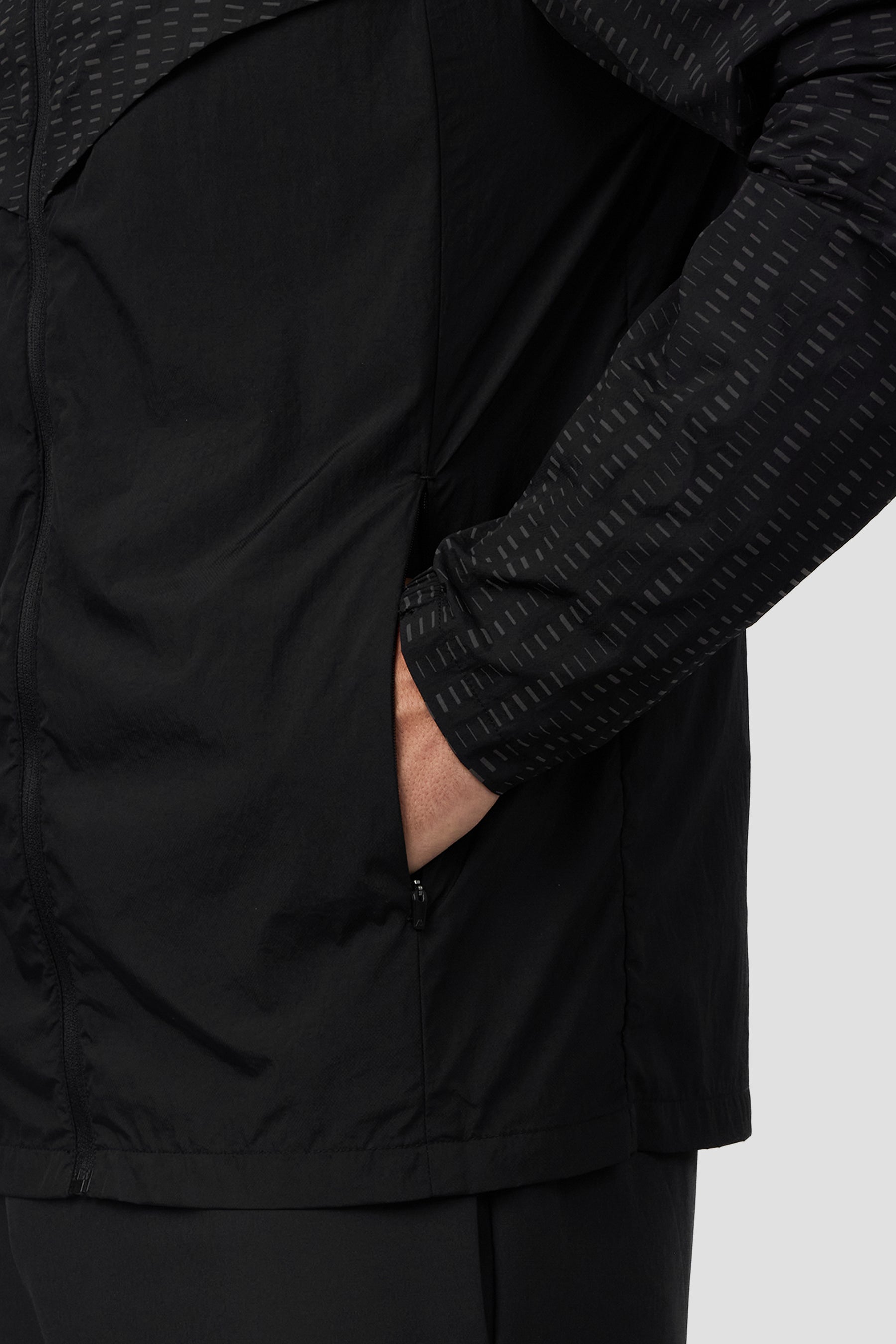 MTX Run Tempo Windbreaker - Black
