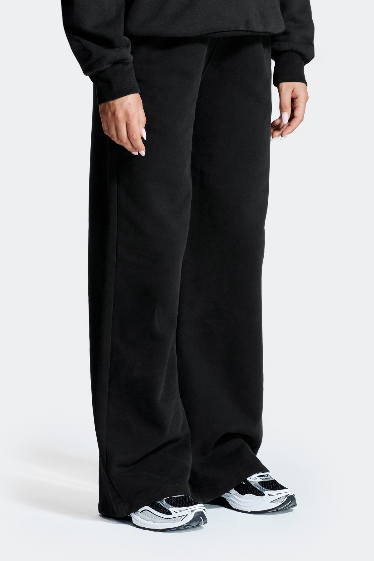 Form Wide Leg Jogger - Black