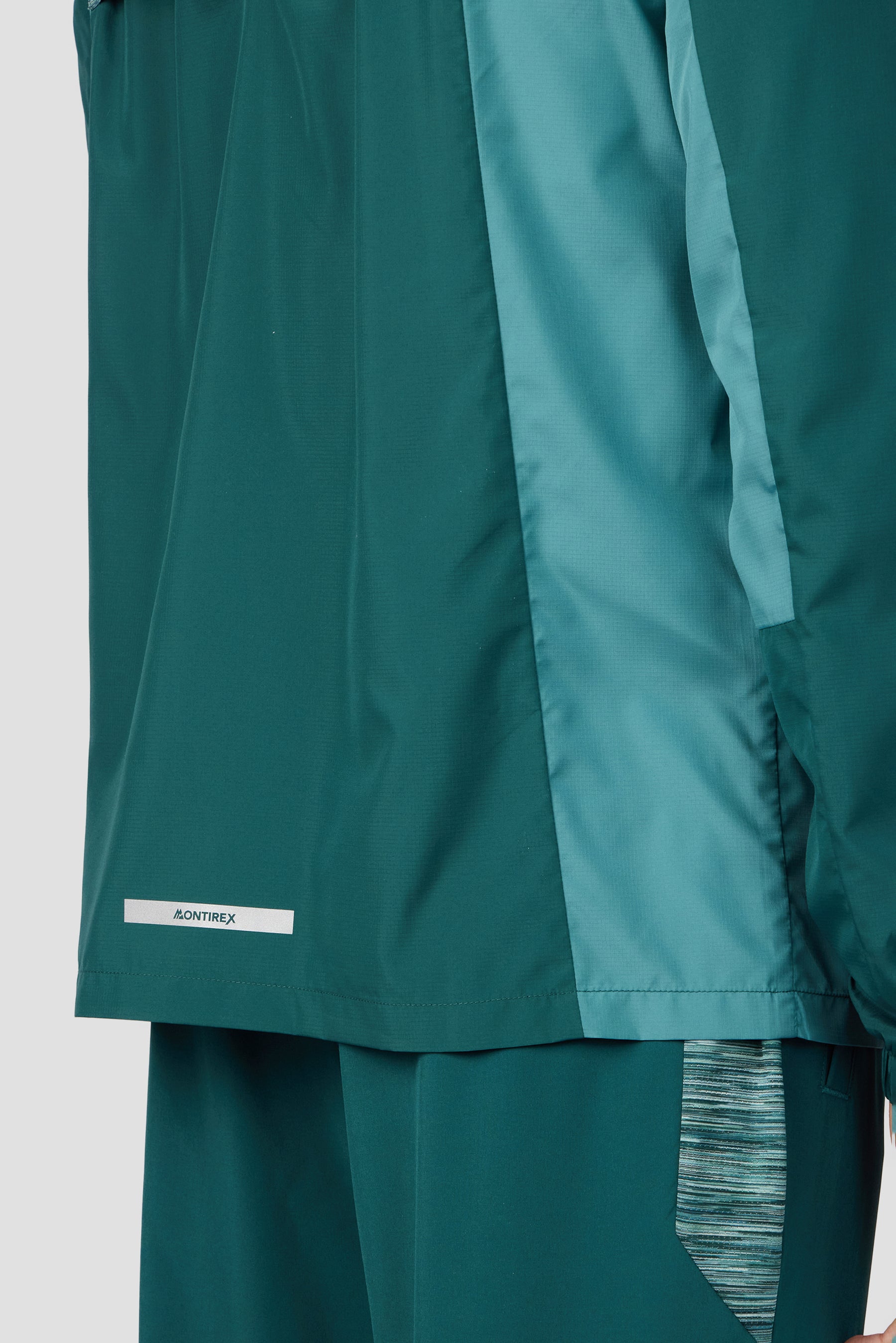 Trail Windbreaker - Light Teal Multi