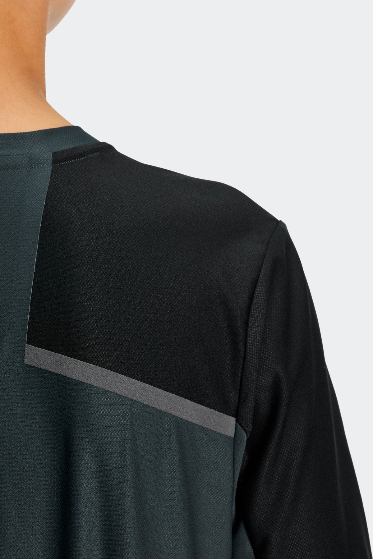Contrast tape details for a standout look.