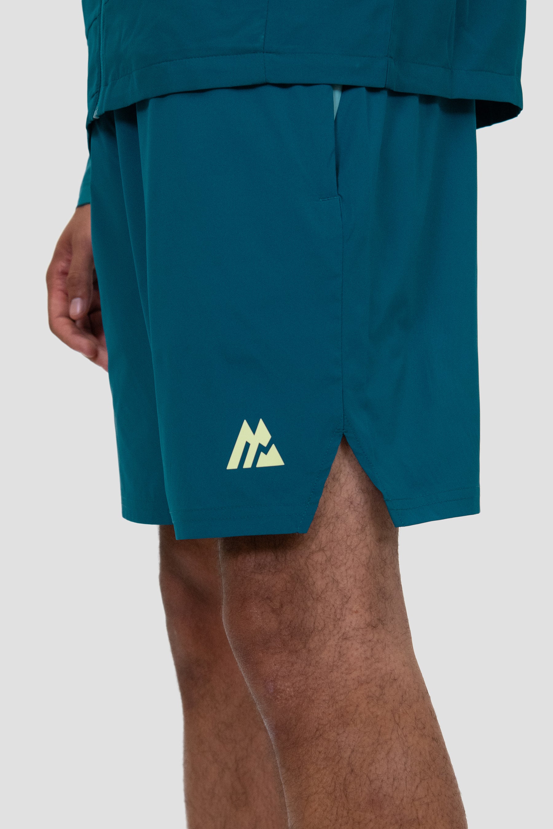 Men's MTX Run City Hong Kong Short - Abyssal/Acropora/Dry Smoke