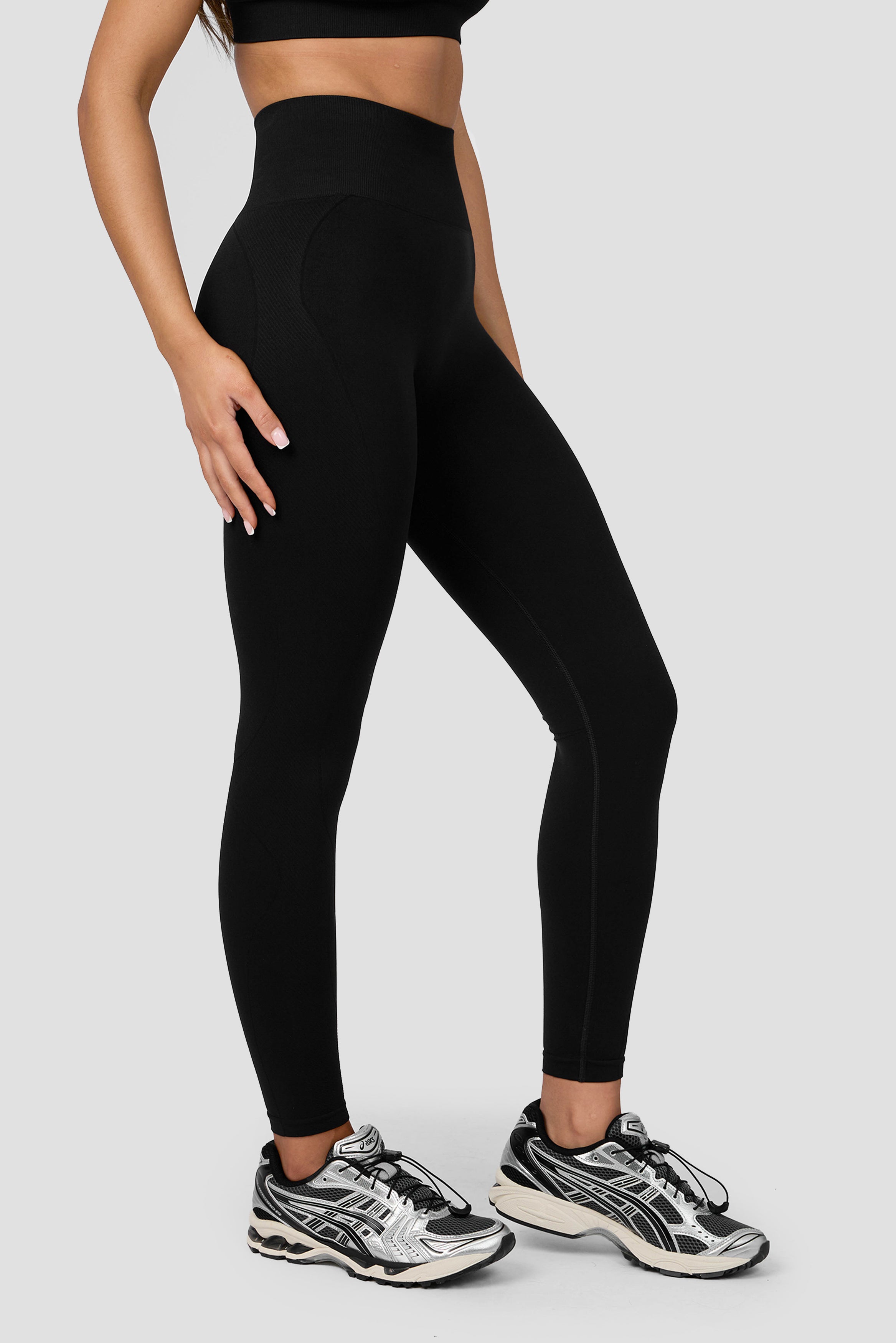 Muse Seamless Full Zip - Black | Montirex Gymwear & Sportswear