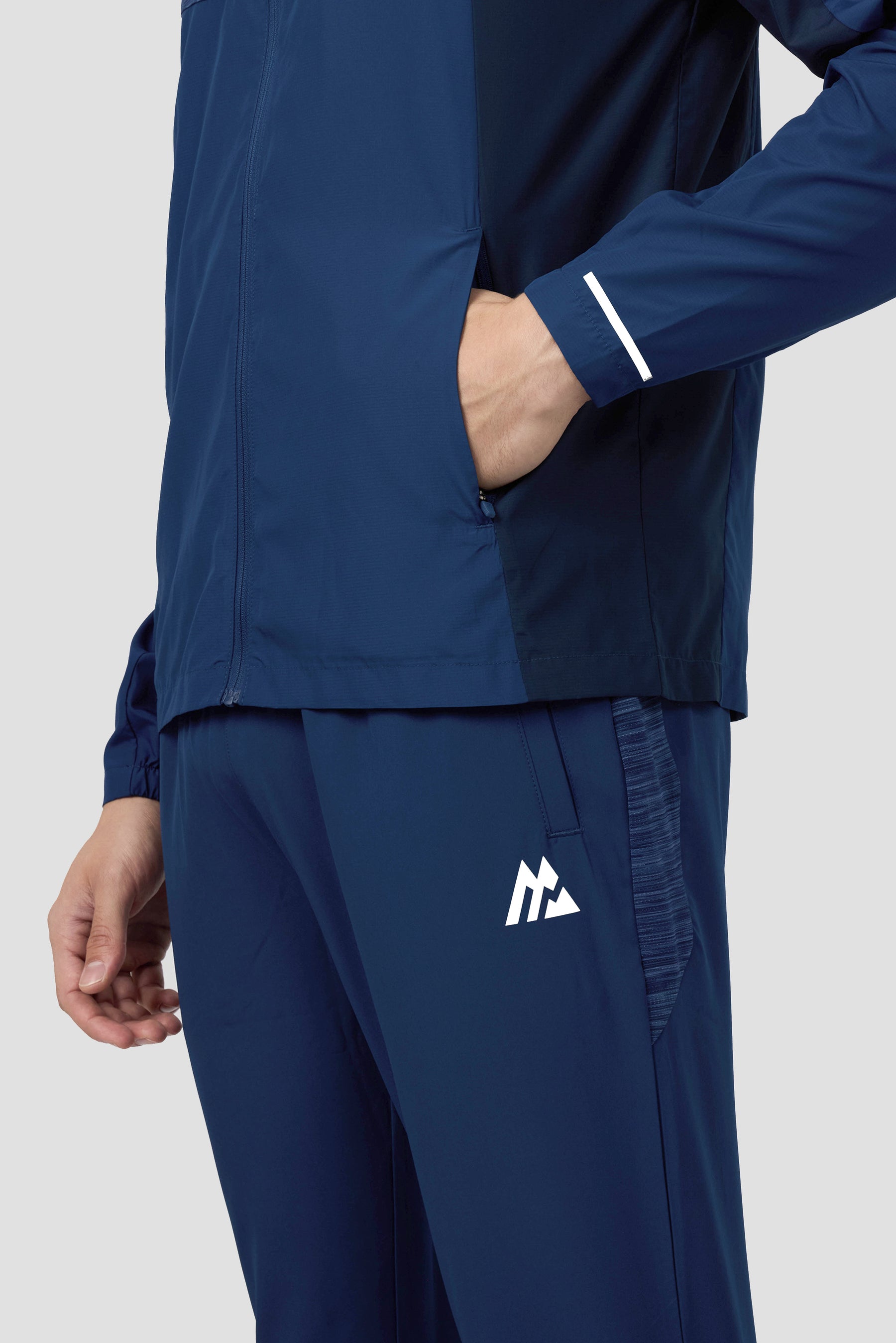 Trail Windbreaker - Navy Multi