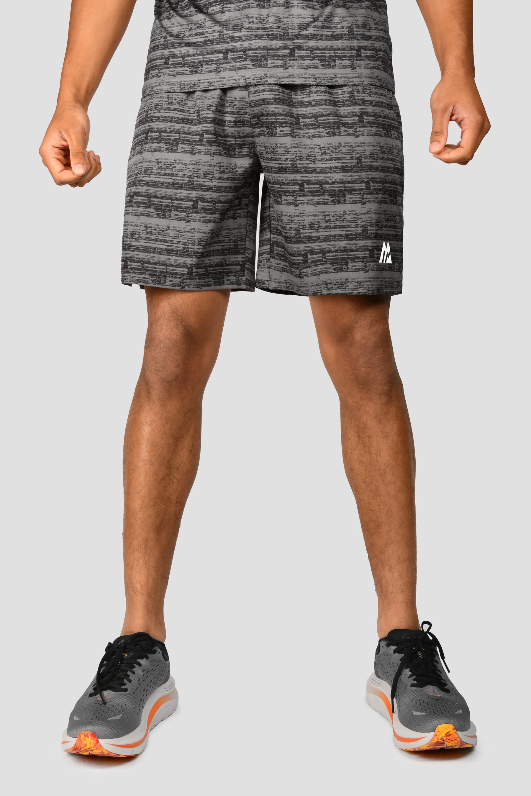 Pacer Printed Short - Cement Grey/Black