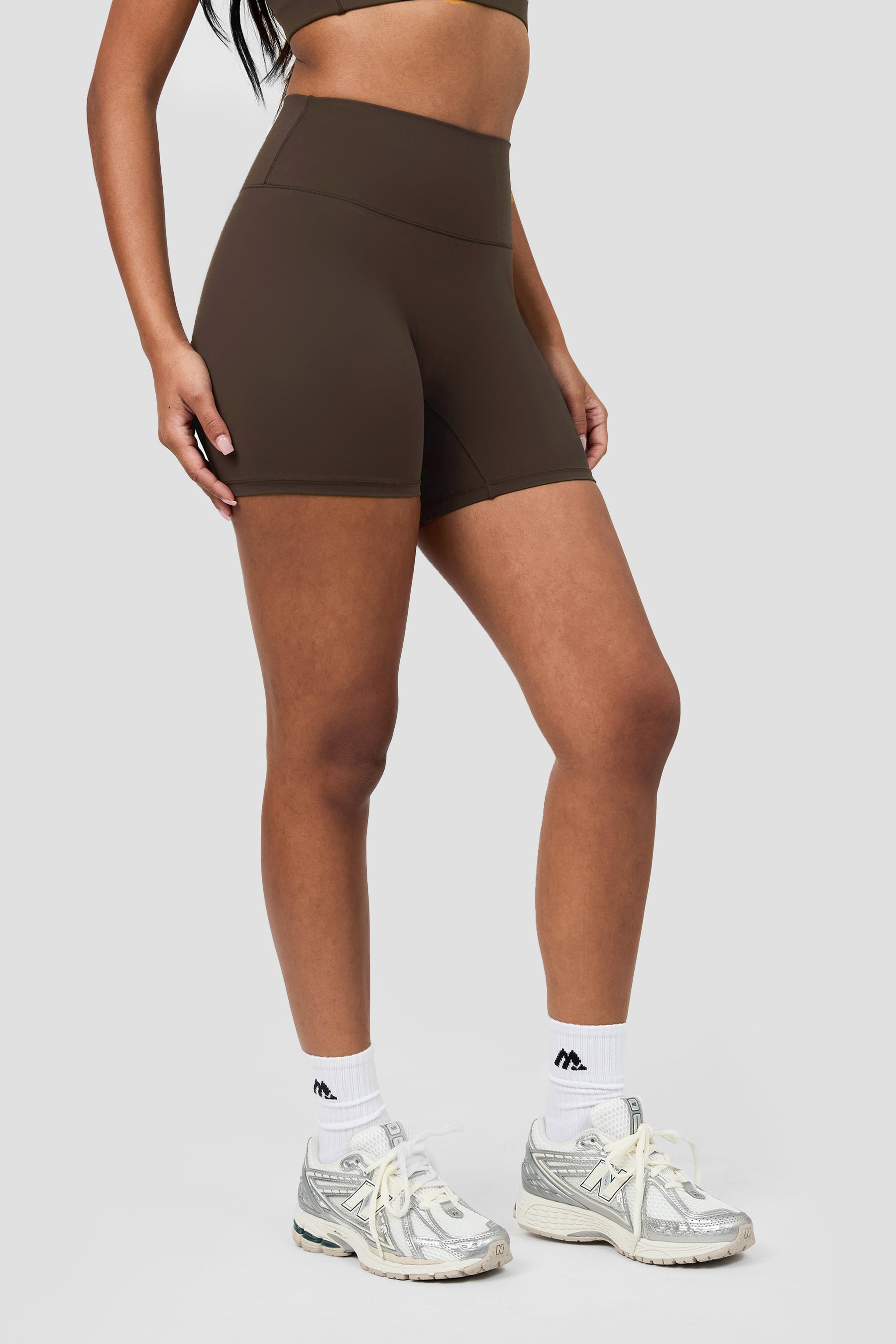Form Booty Short - Cocoa 