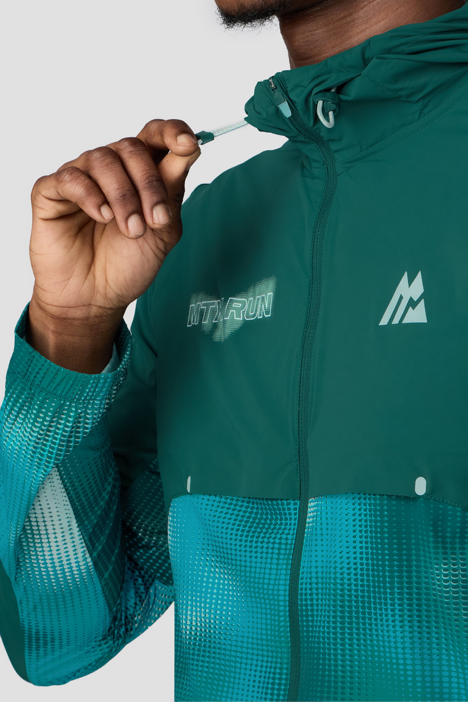 MTX Run Disperse Windbreaker - Ocean Abyss