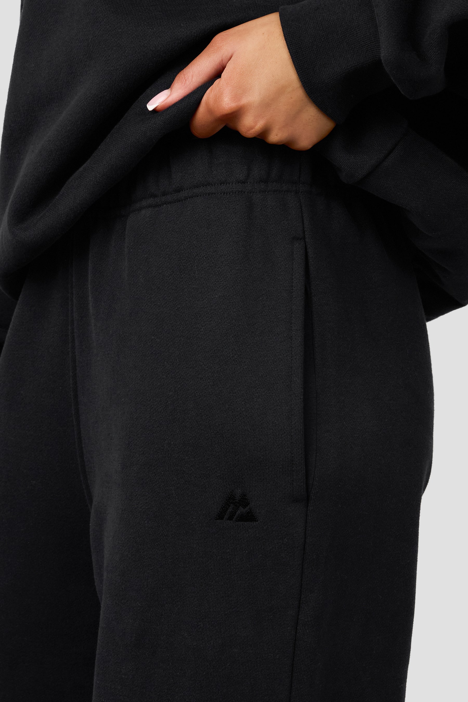 Form Wide Leg Jogger - Black