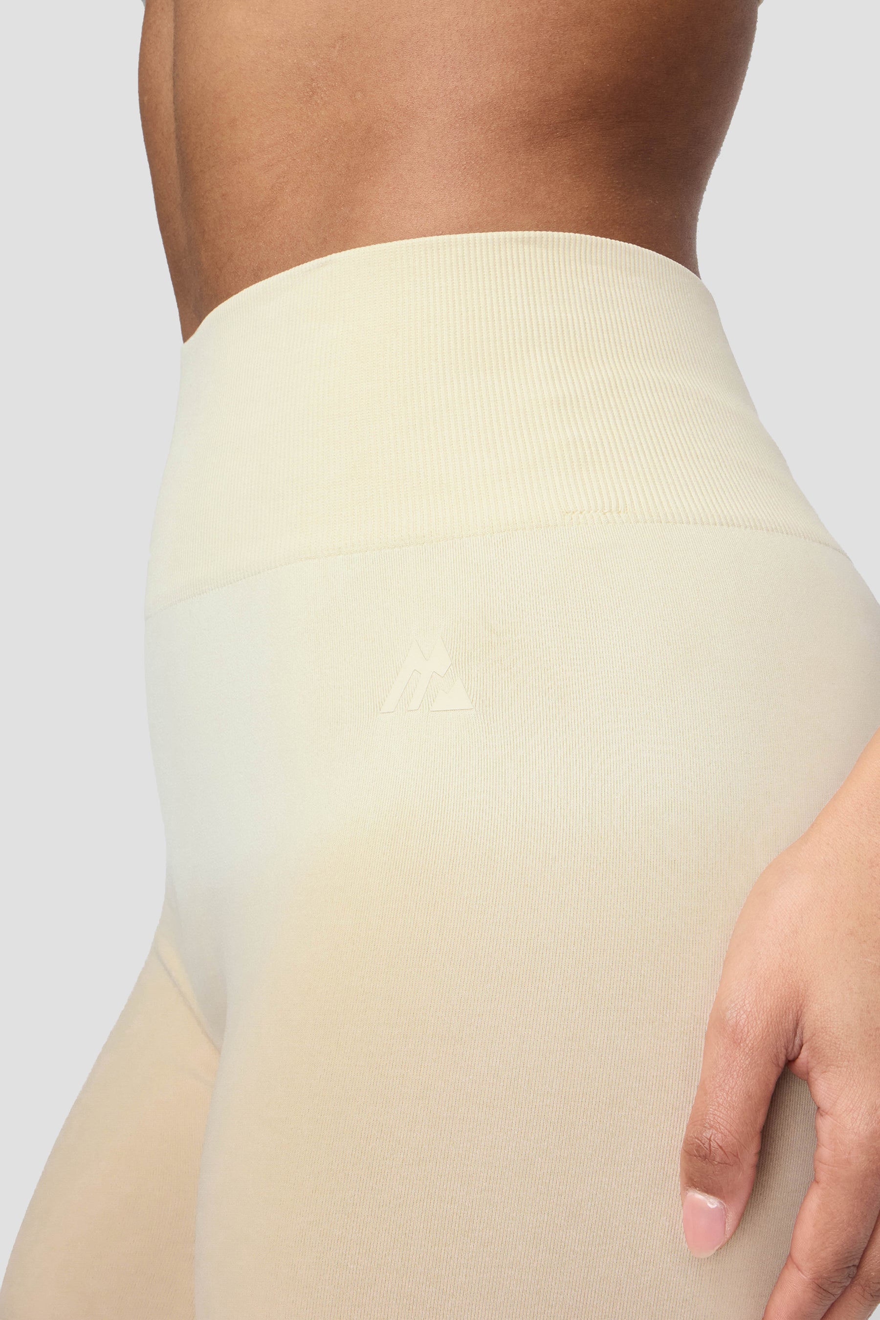 Arise Seamless Short - Maple Wood/Vanilla Foam