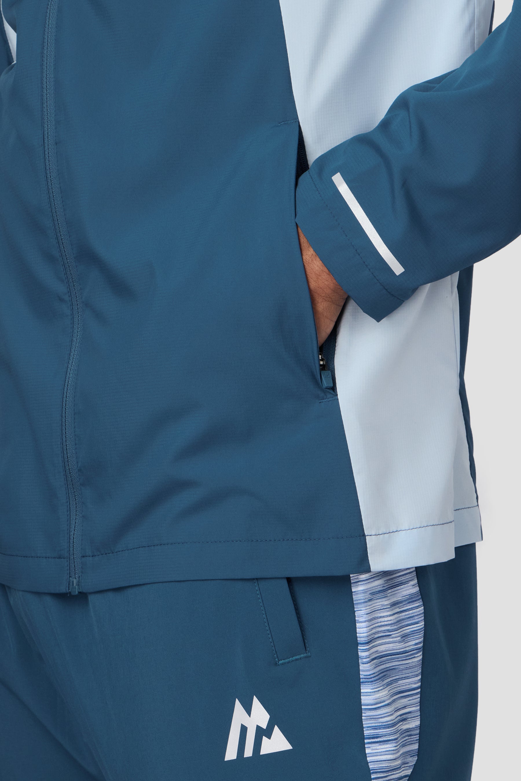 Trail Windbreaker - Blue/Light Blue Multi
