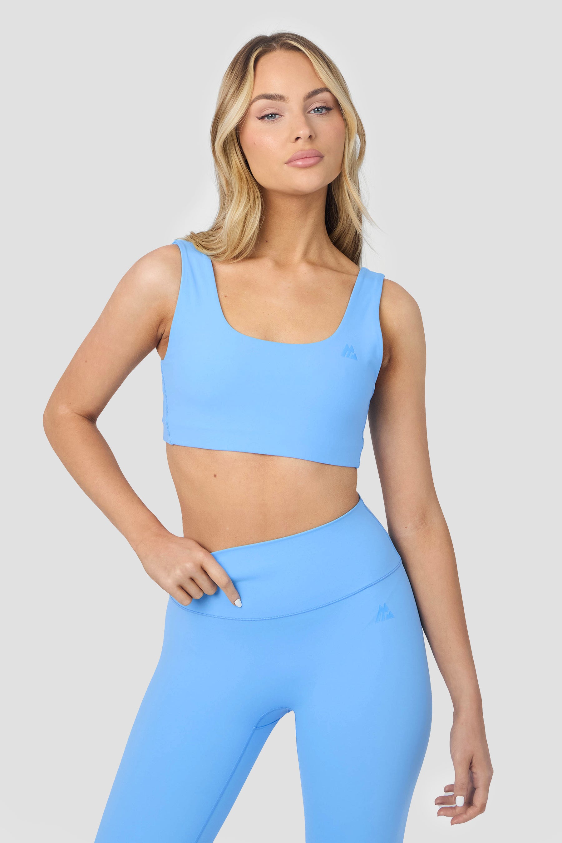 Form Sports Bra - Powder Blue