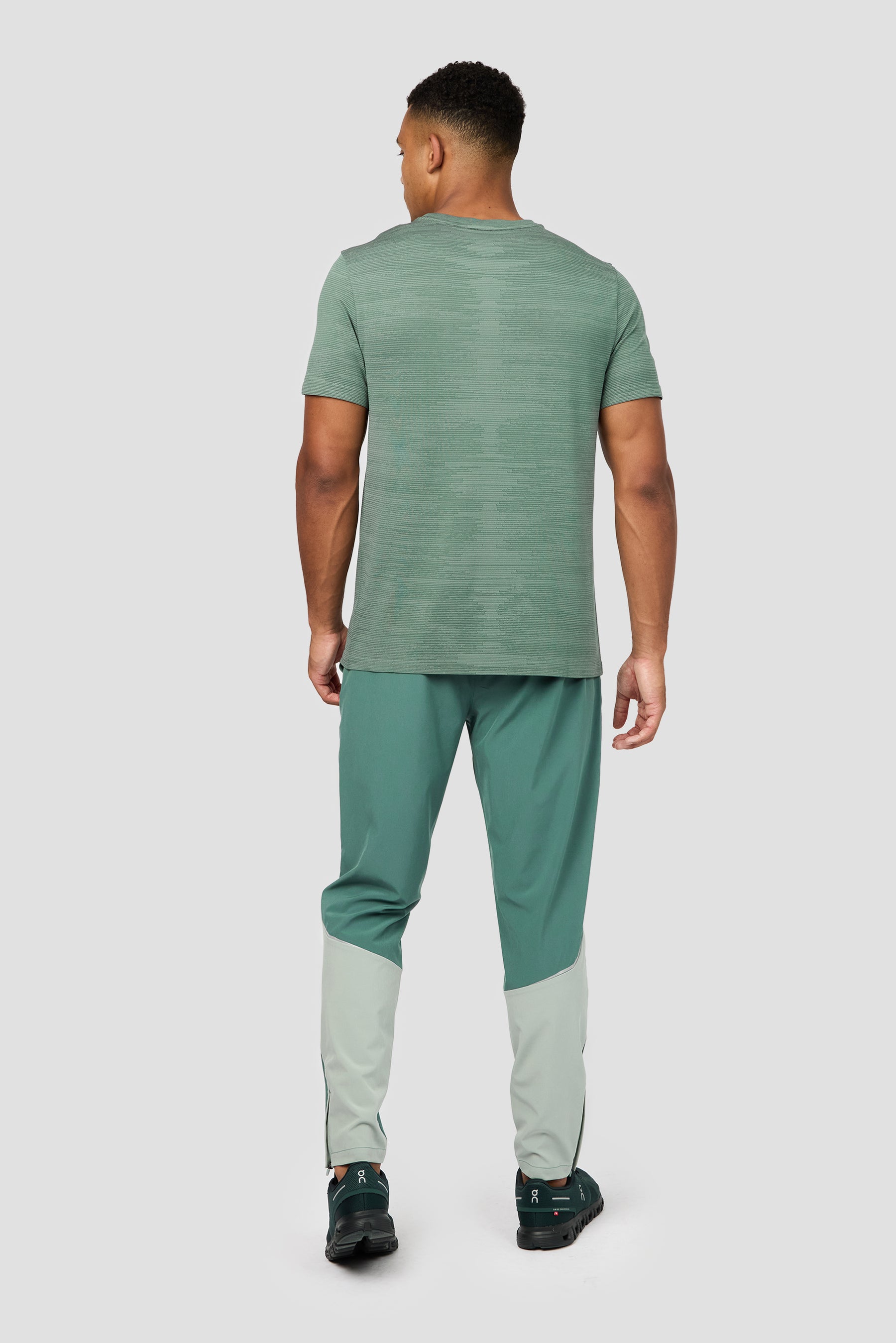 Glitch Seamless T-Shirt - Dolphin/Feather