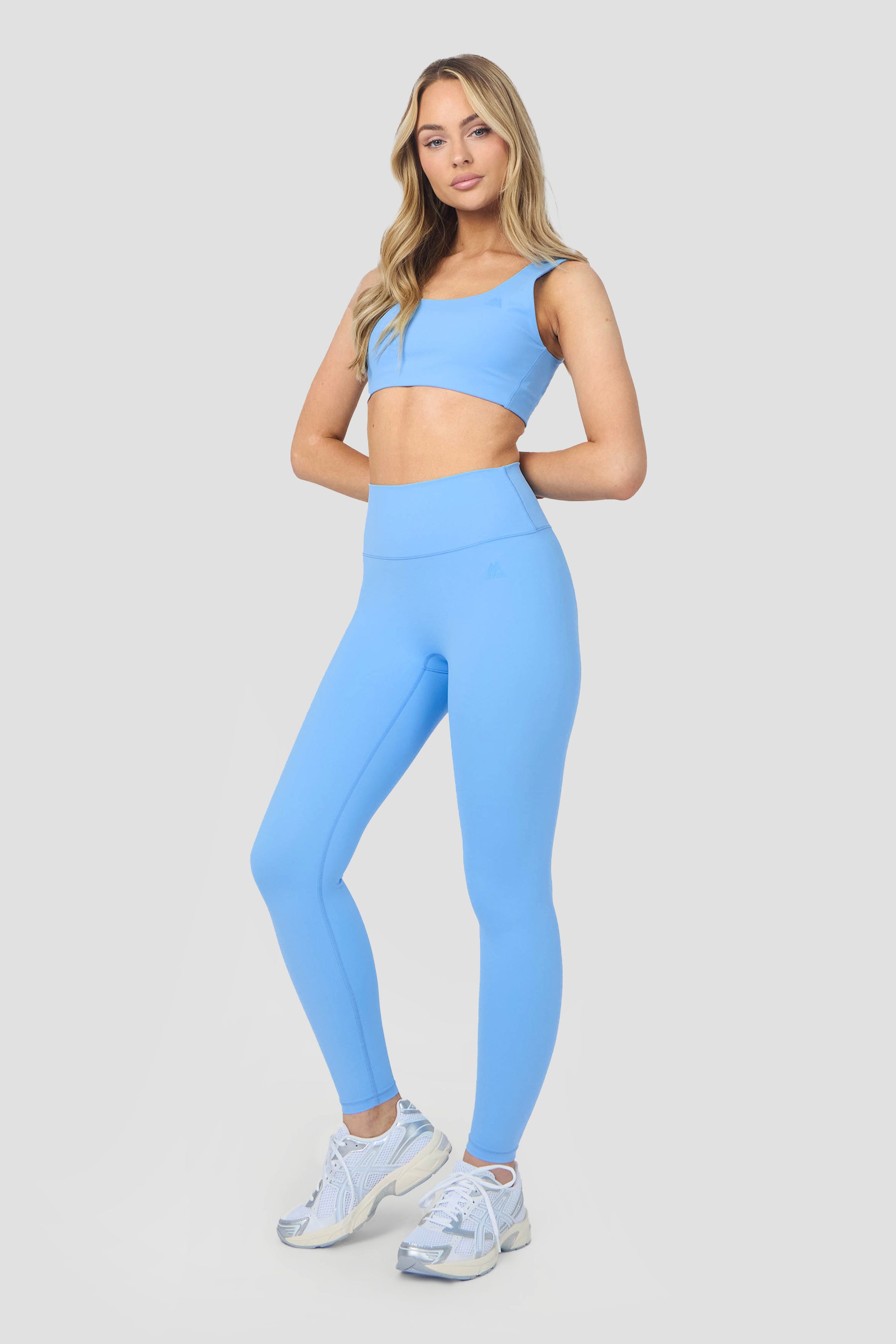 Form Sports Bra - Powder Blue