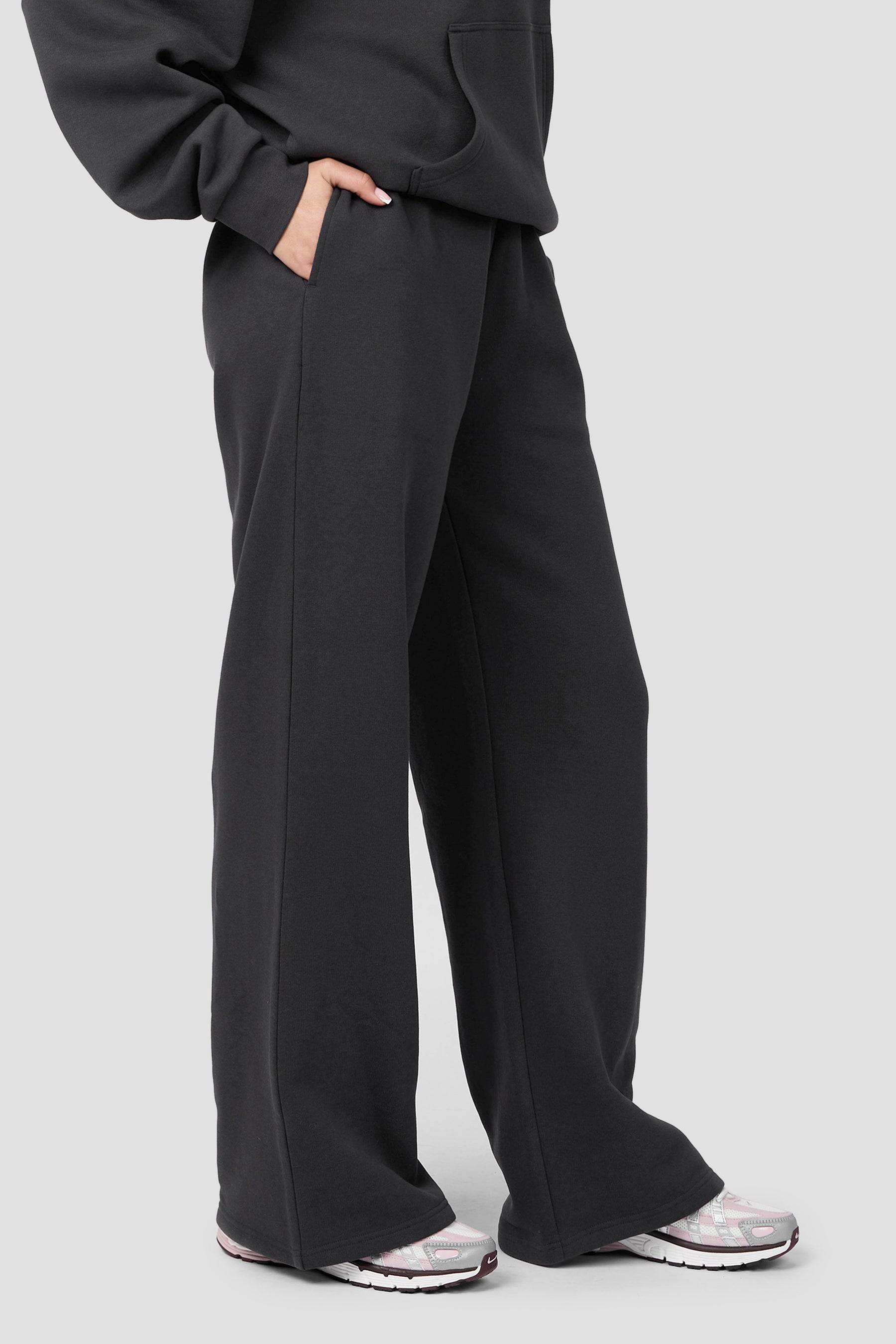 Athleisure Club Jogger - Washed Black