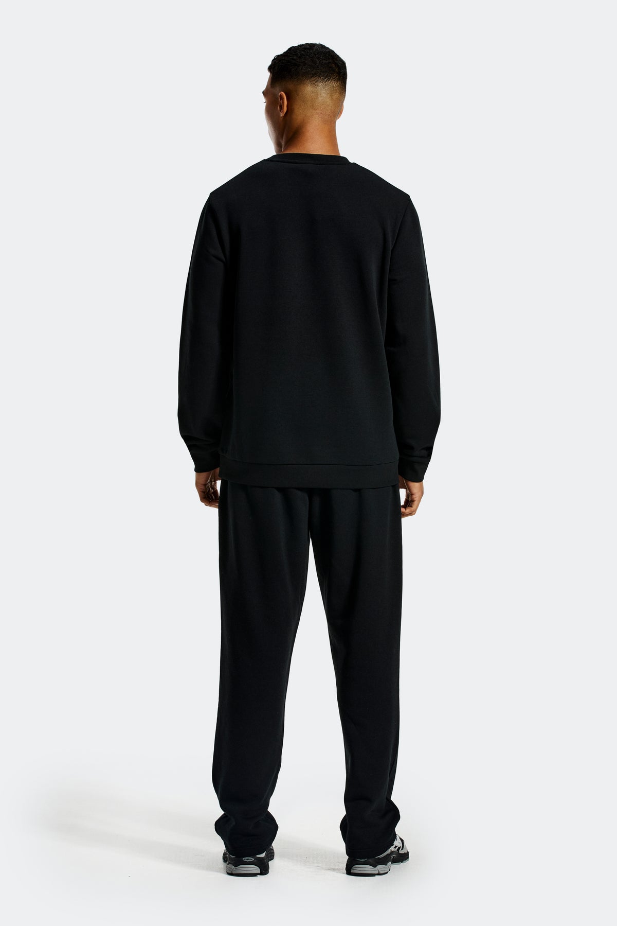 Essential Straight Leg Jogger - Black