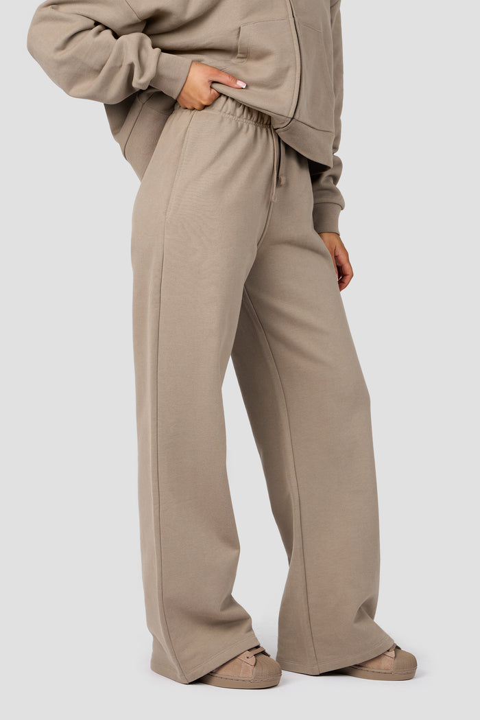 Form Wide Leg Jogger - Praline