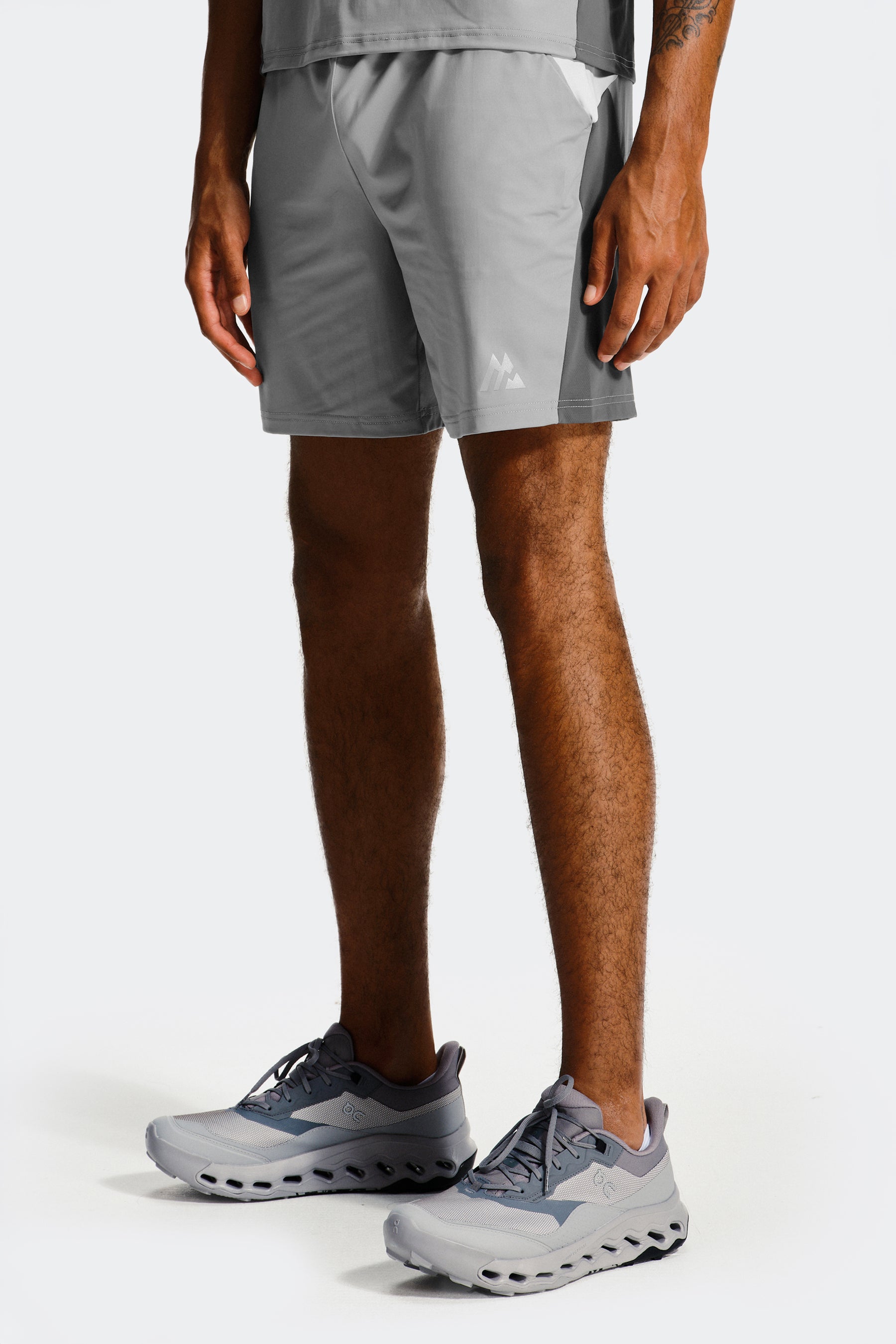 Strive Short - Platinum Grey/Cement Grey/Light Smoke Grey