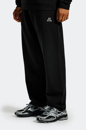 Essential Straight Leg Jogger - Black