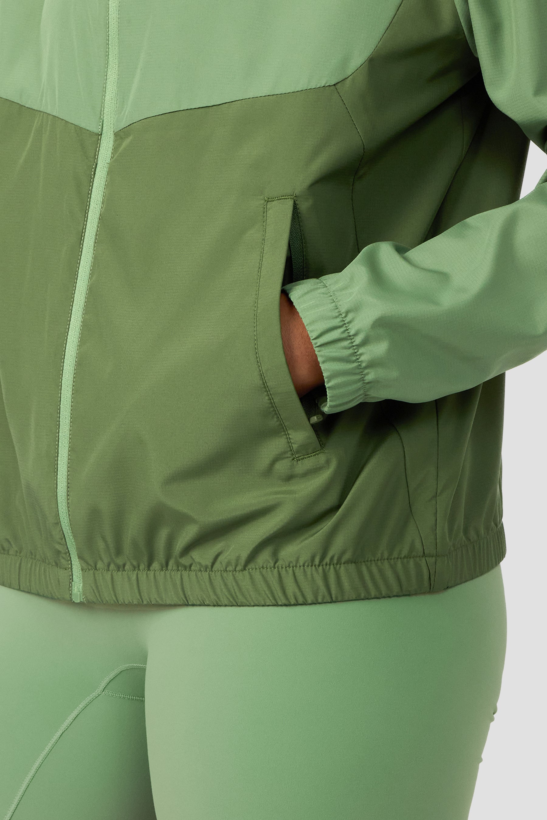 Storm Windbreaker - Mountain Green/Khaki Green