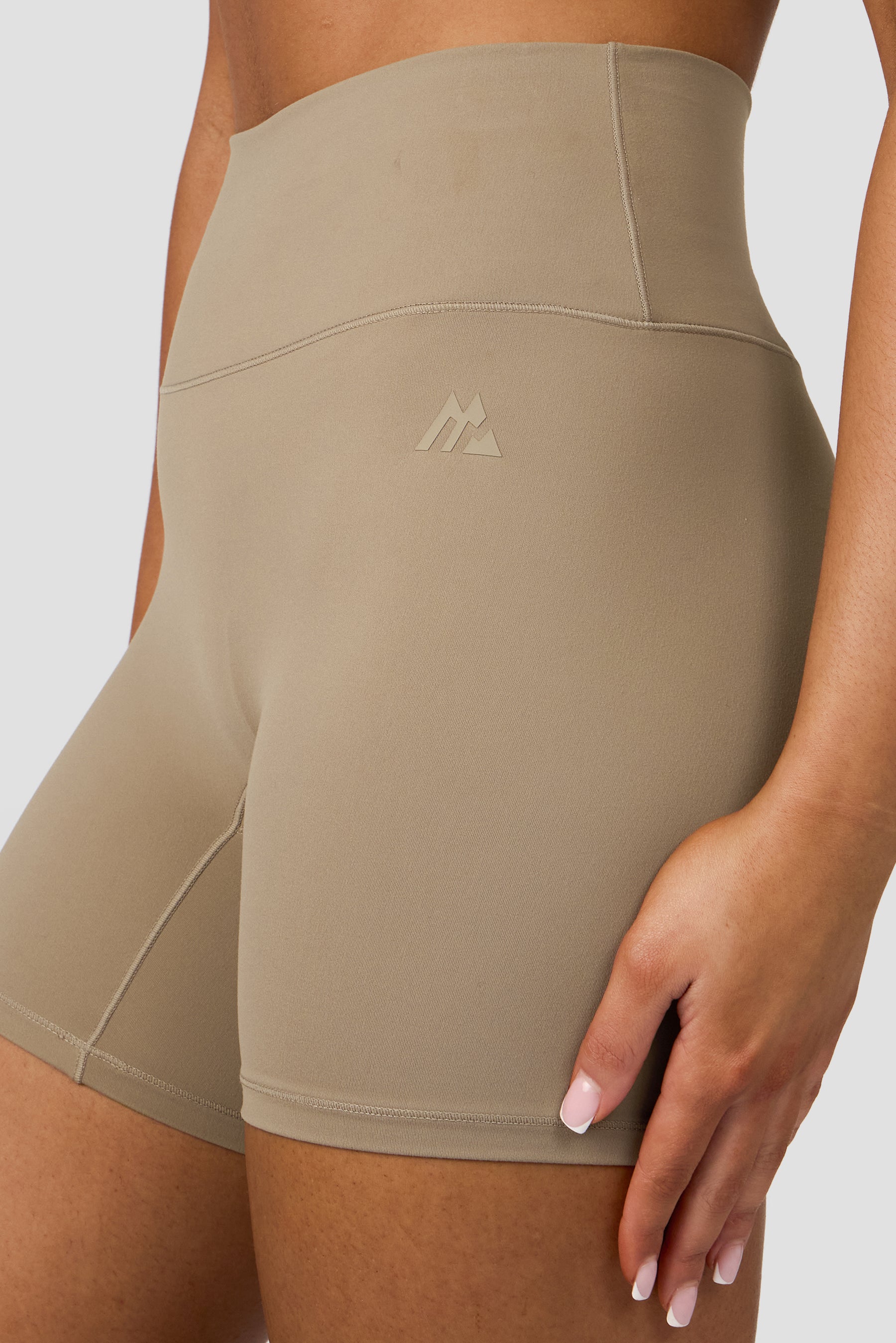 Form Booty Short - Praline