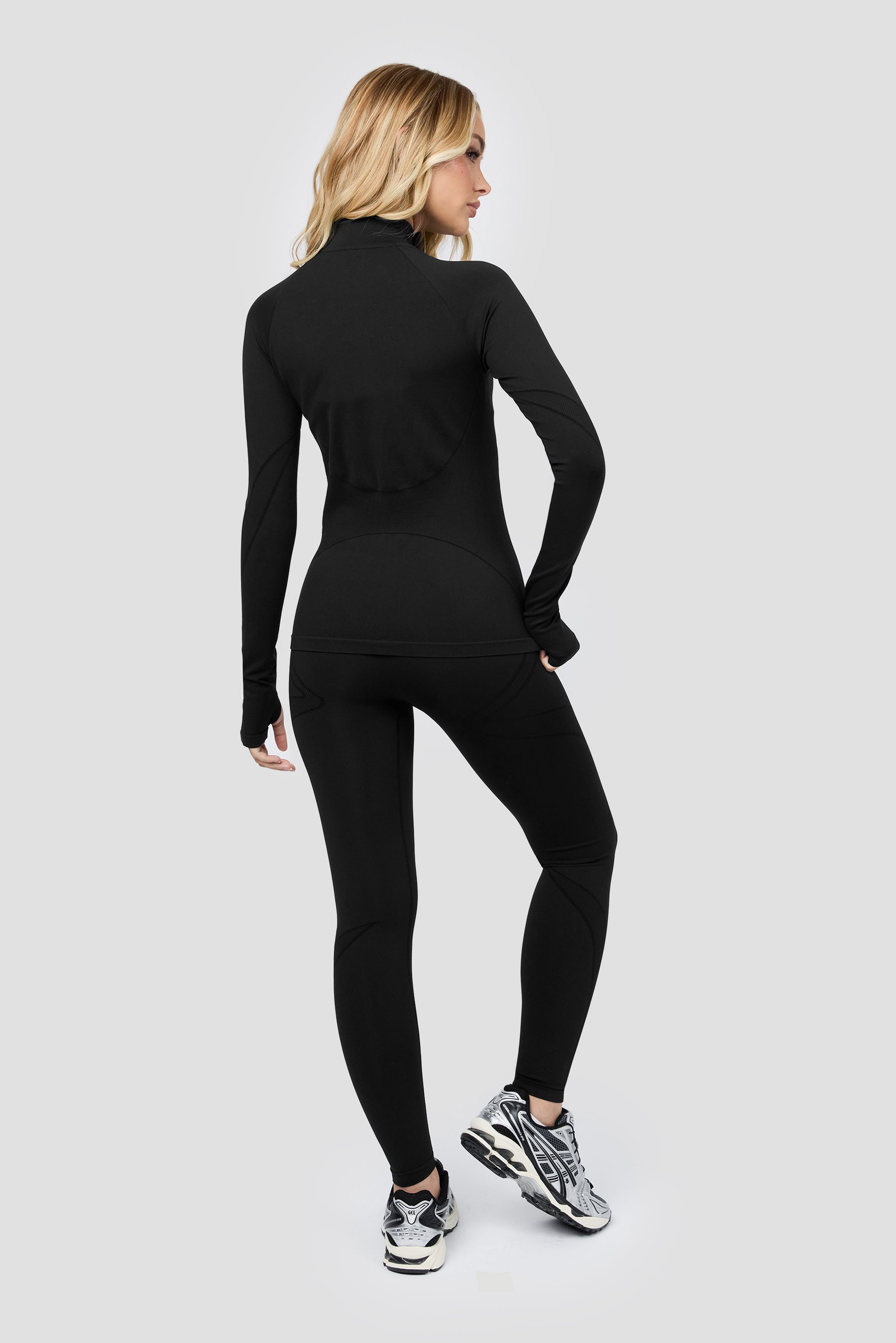 Evolve Seamless Full Zip Jacket - Black