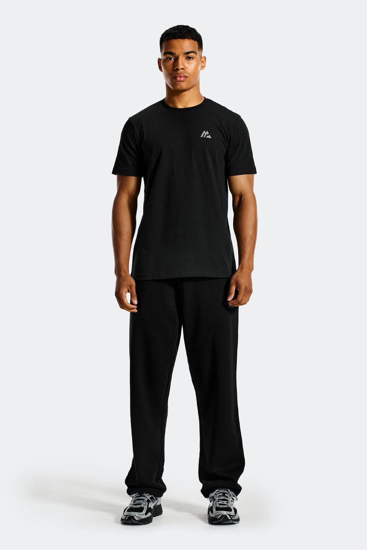 Essential Straight Leg Jogger - Black